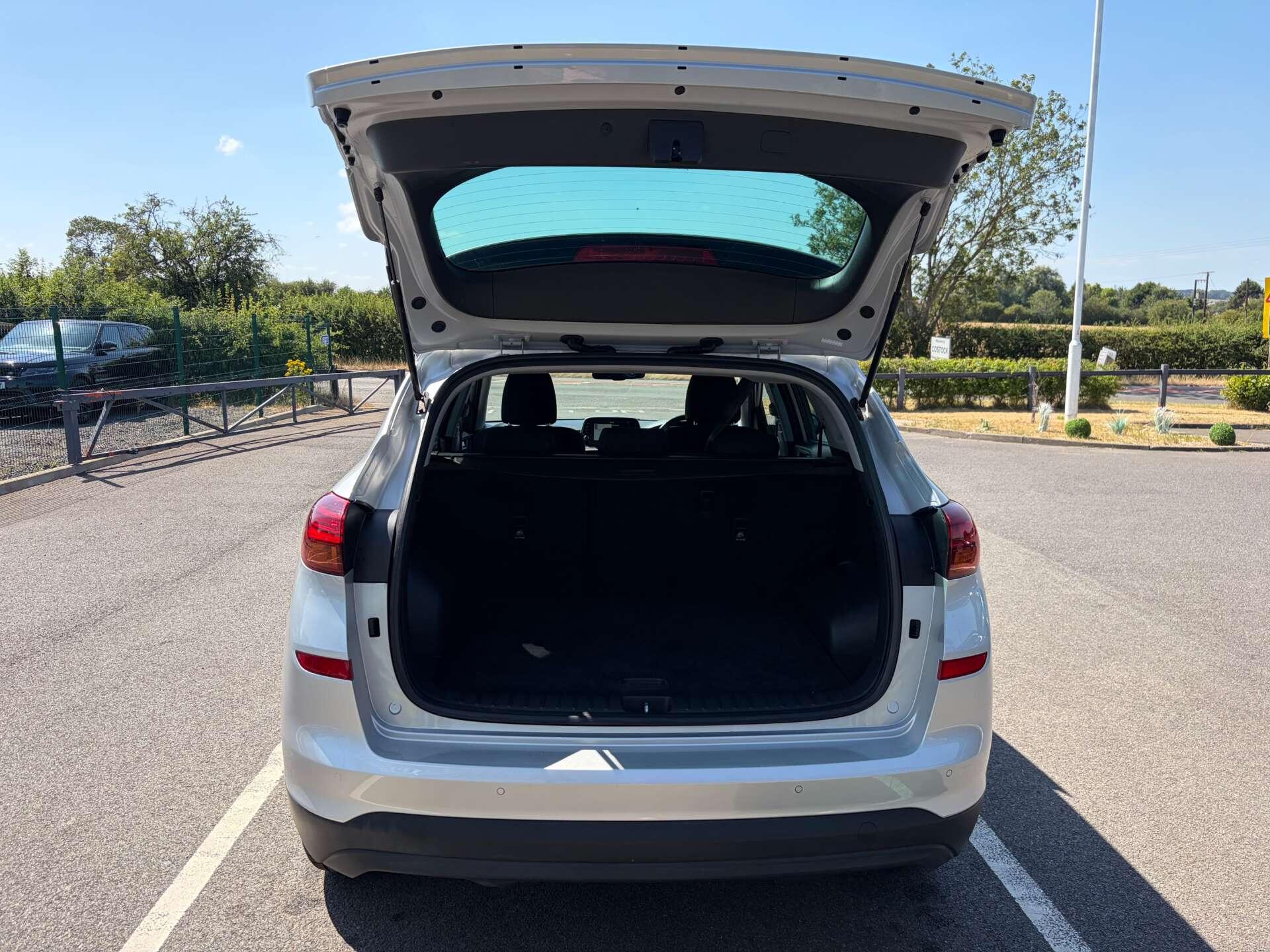 Hyundai Tucson view 24