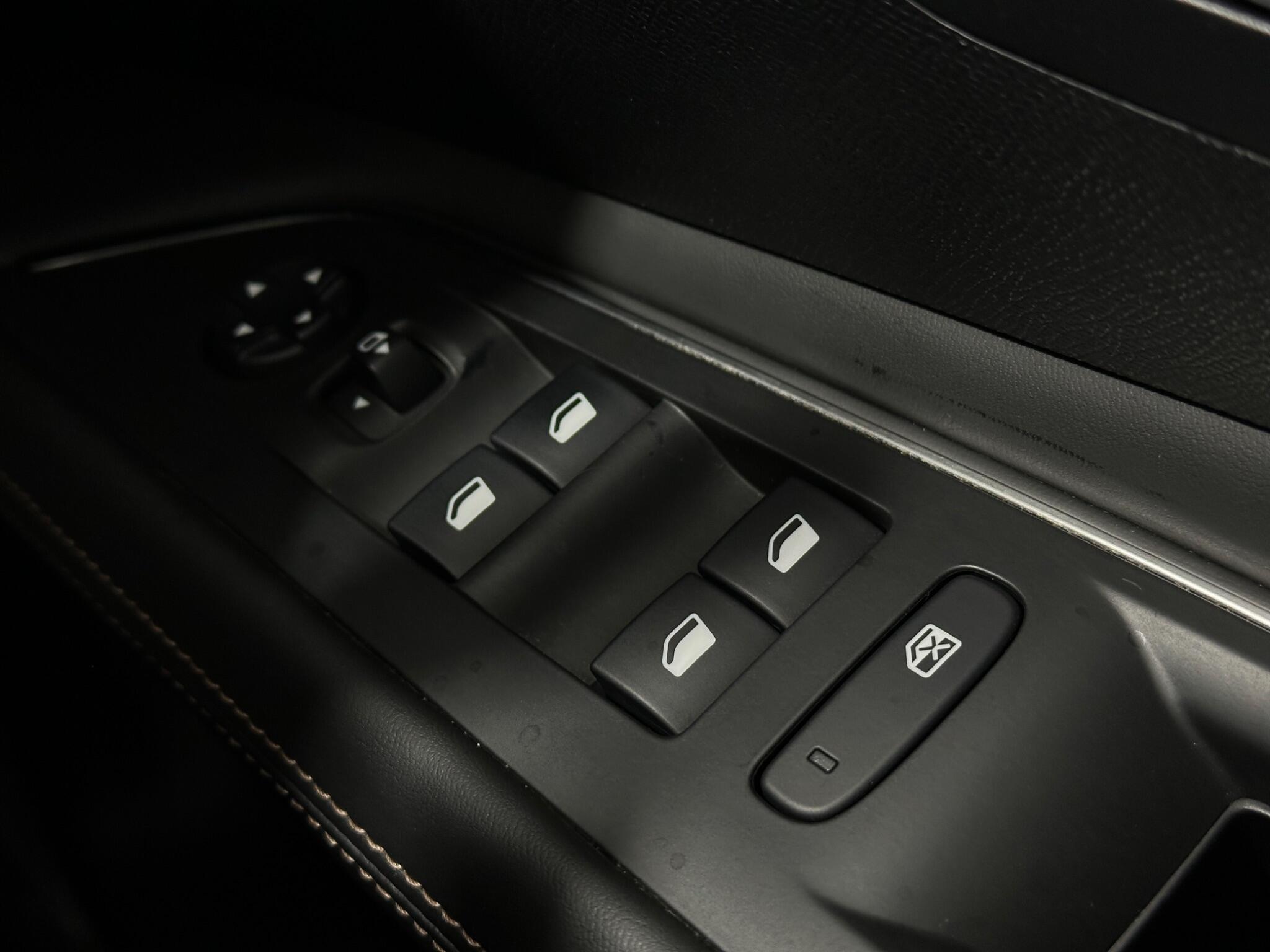 Peugeot 3008 view 18