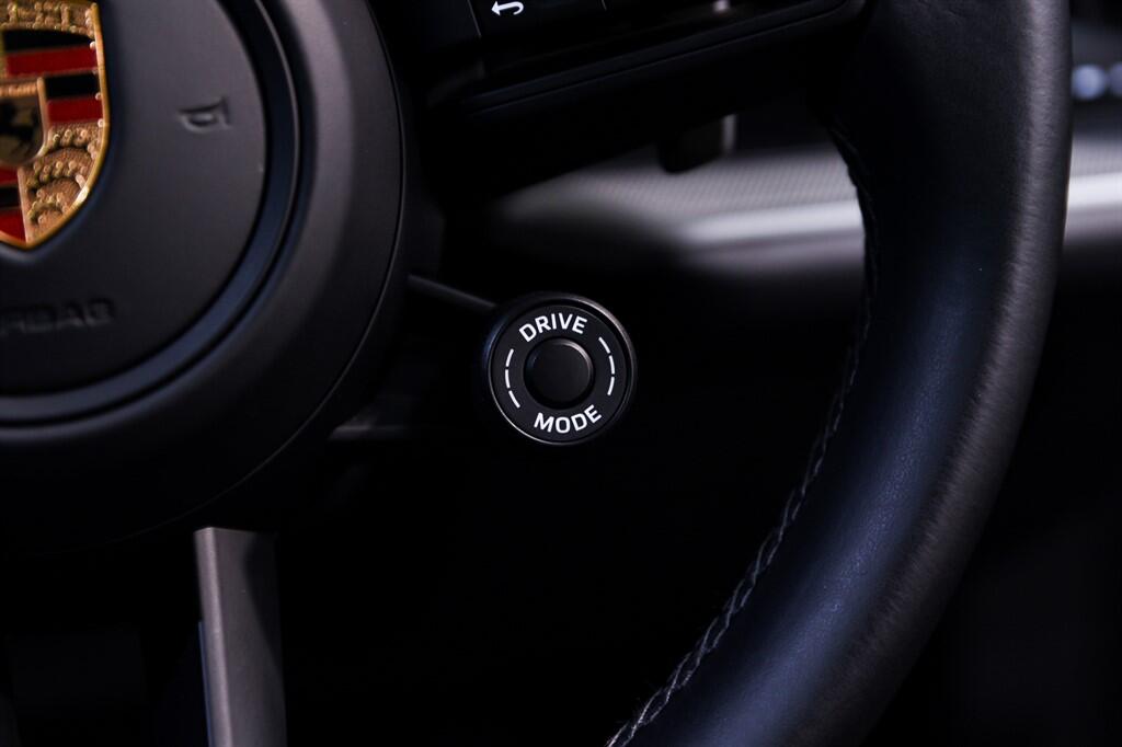 Porsche Cayenne view 28