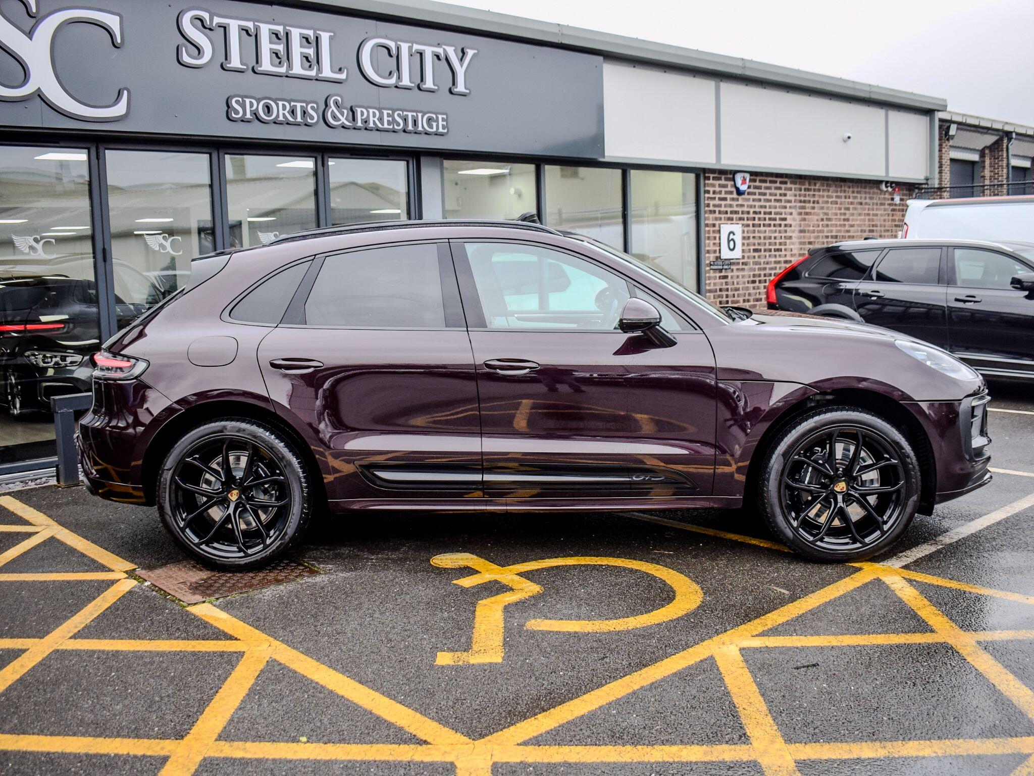 Porsche Macan view 6