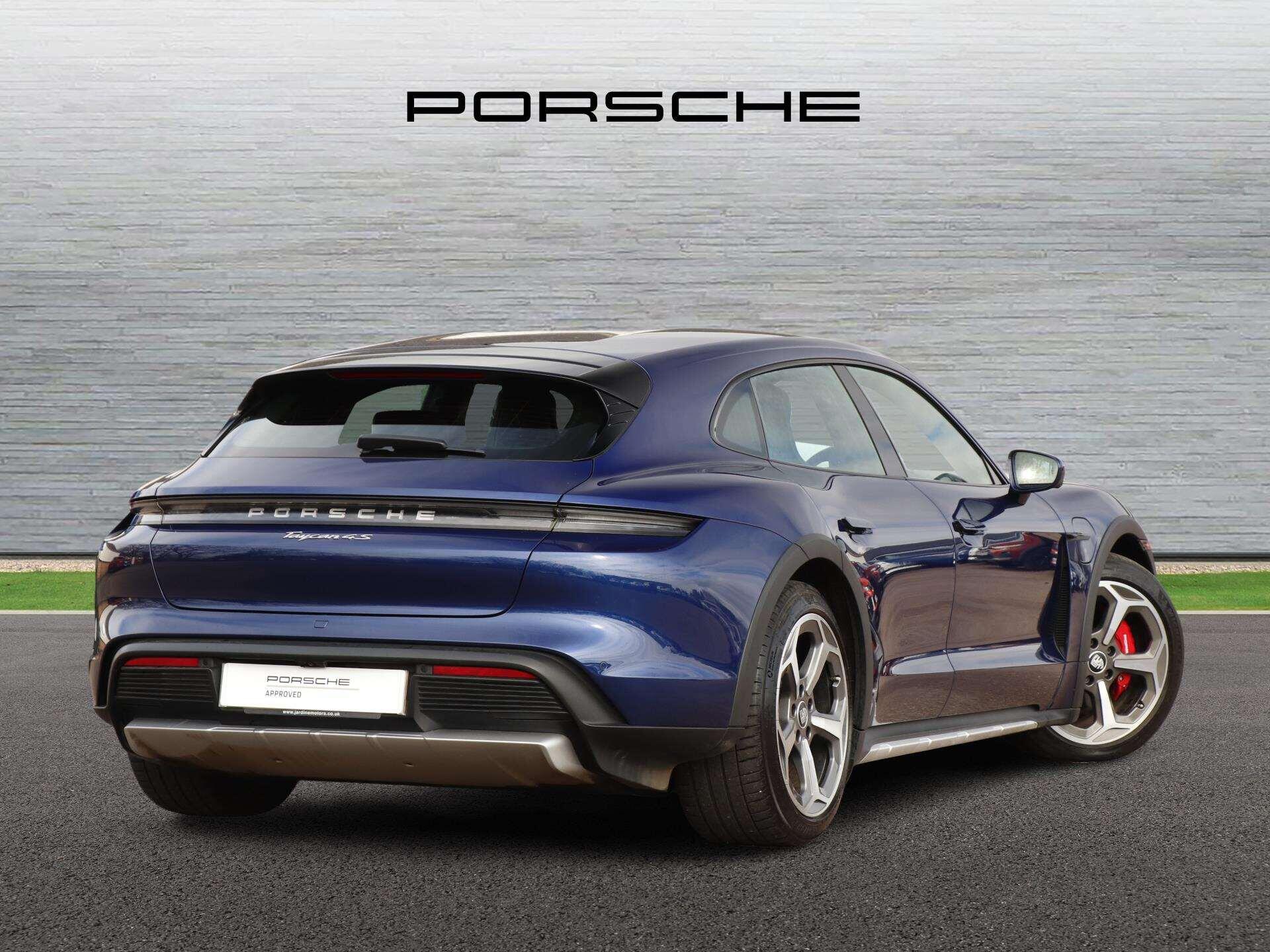 Porsche Taycan view 8