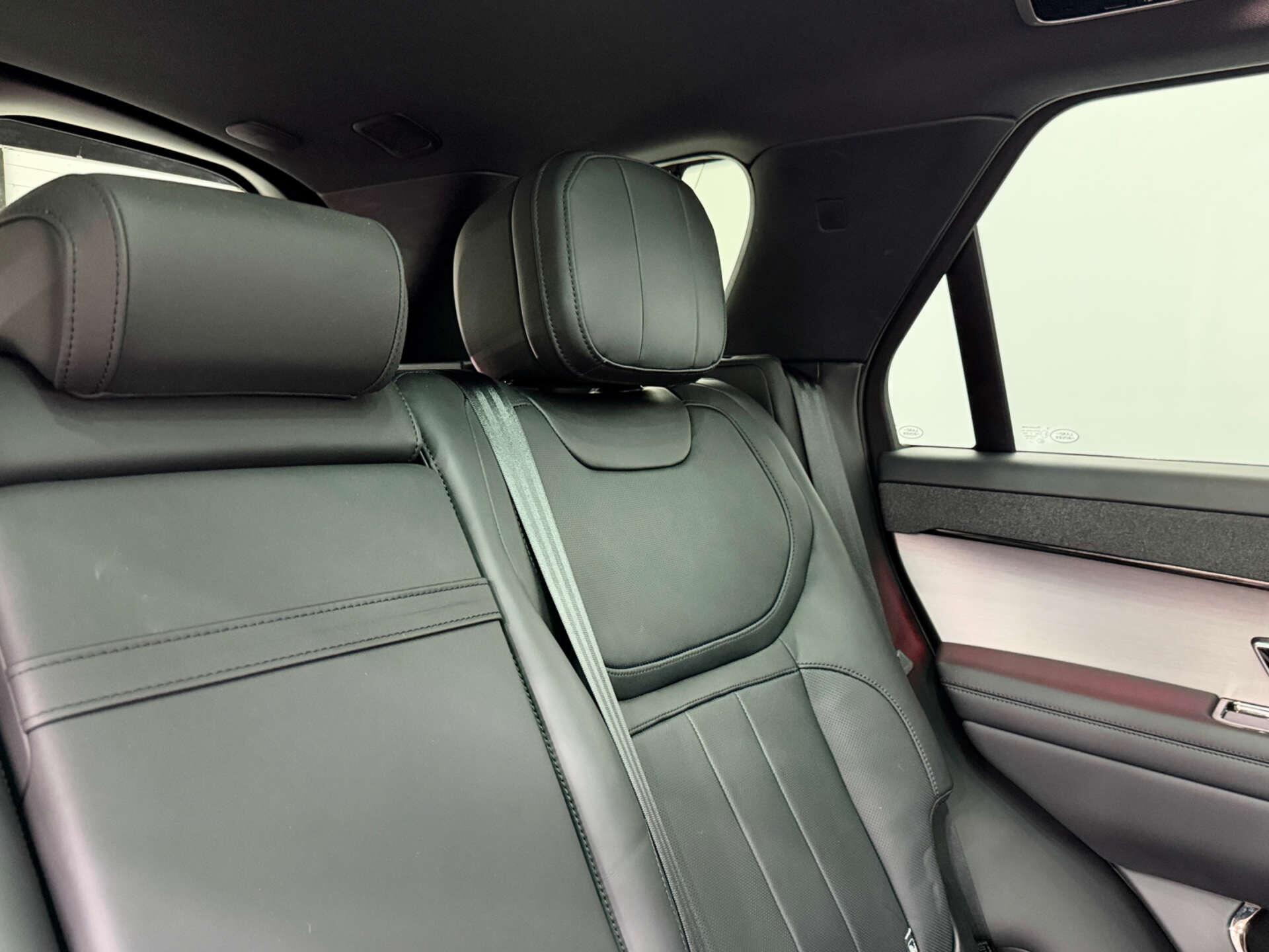 Land Rover Range Rover Sport view 14