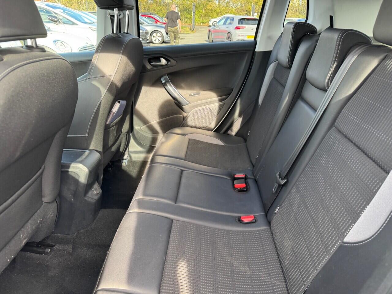 Peugeot 2008 view 52