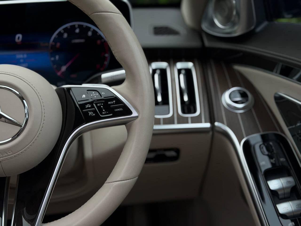 Mercedes-Benz S-Class view 20
