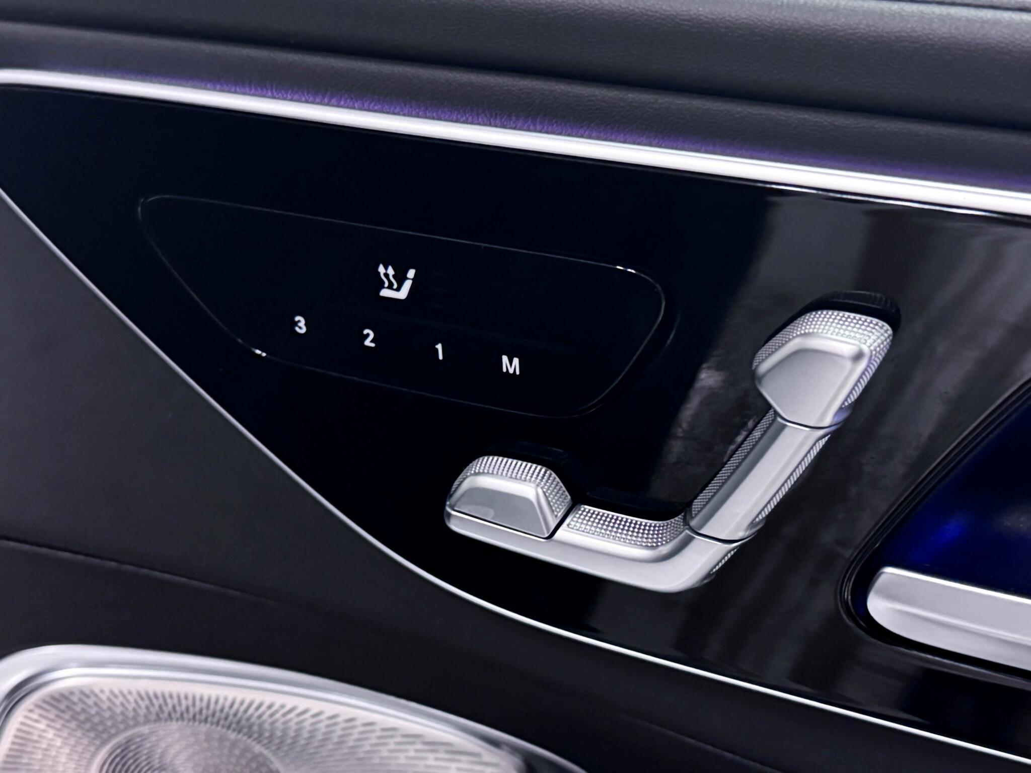 Mercedes-Benz C-Class view 29