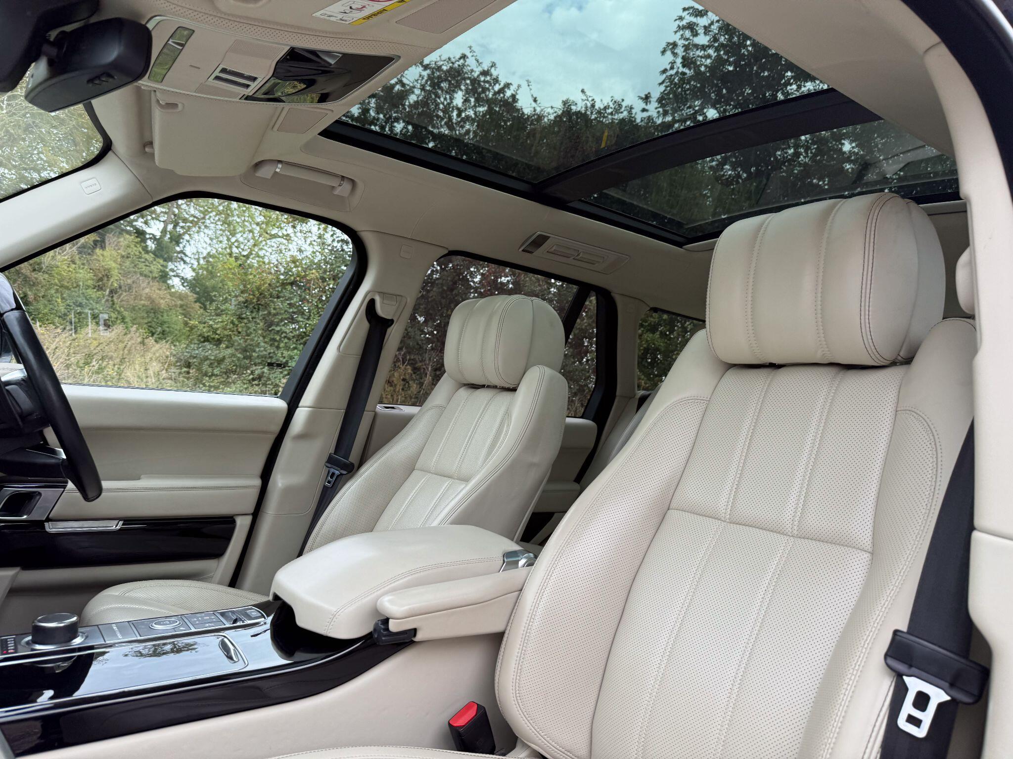 Land Rover Range Rover view 15