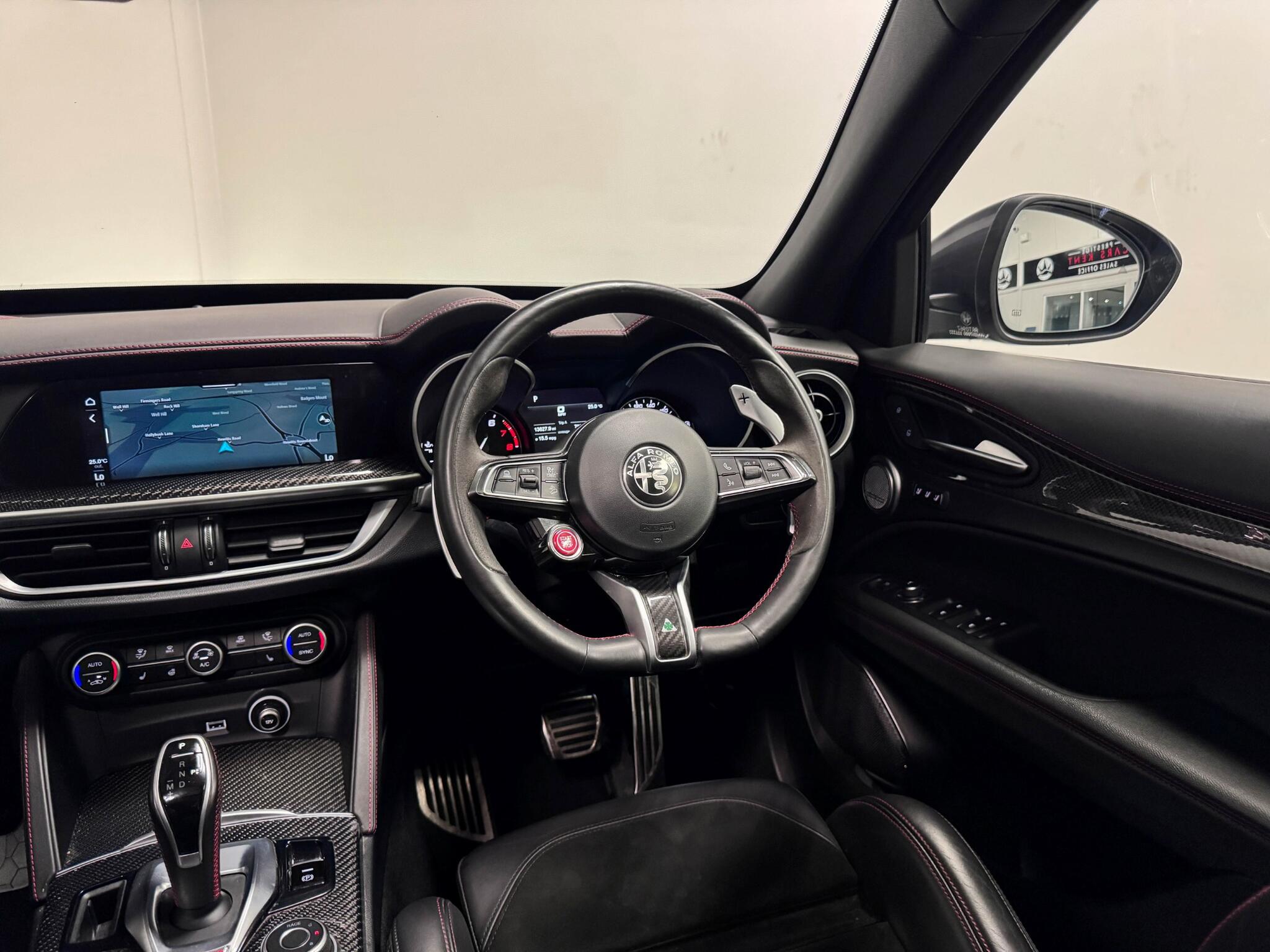 Alfa Romeo Stelvio view 31