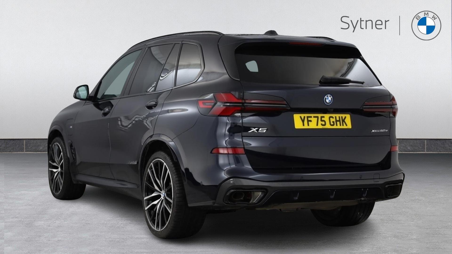 BMW X5 view 2