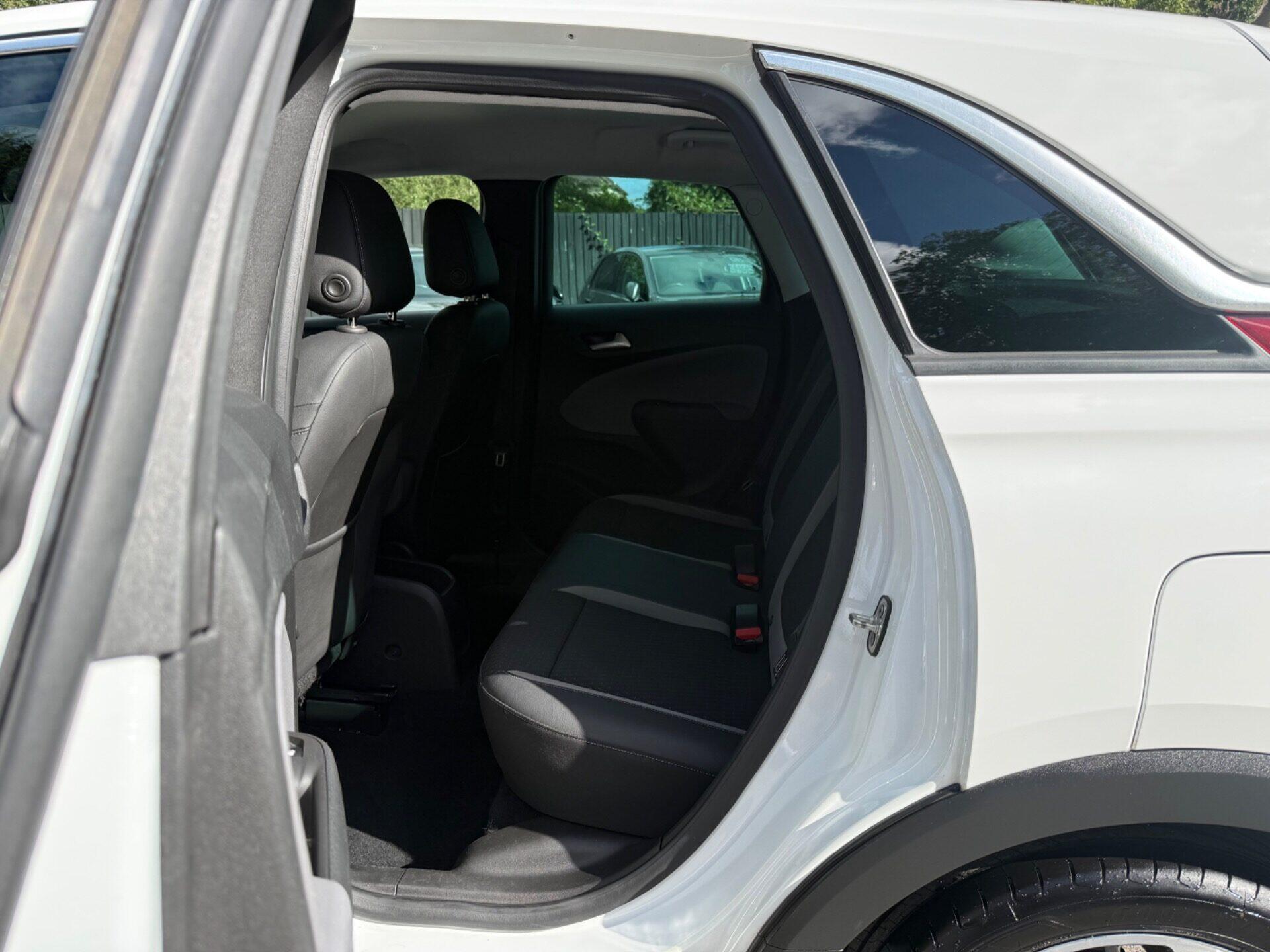 Vauxhall Crossland X view 26