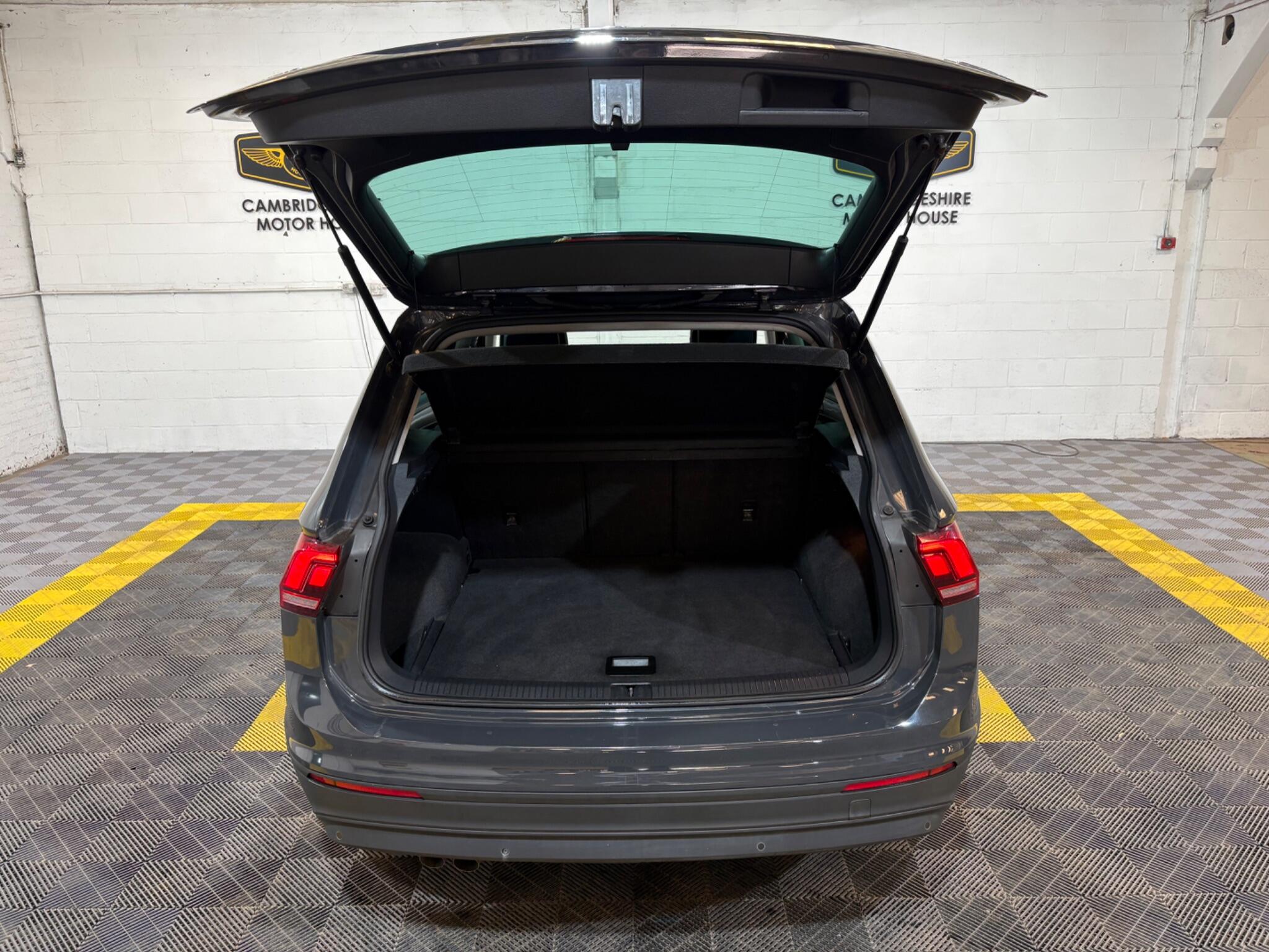Volkswagen Tiguan view 48