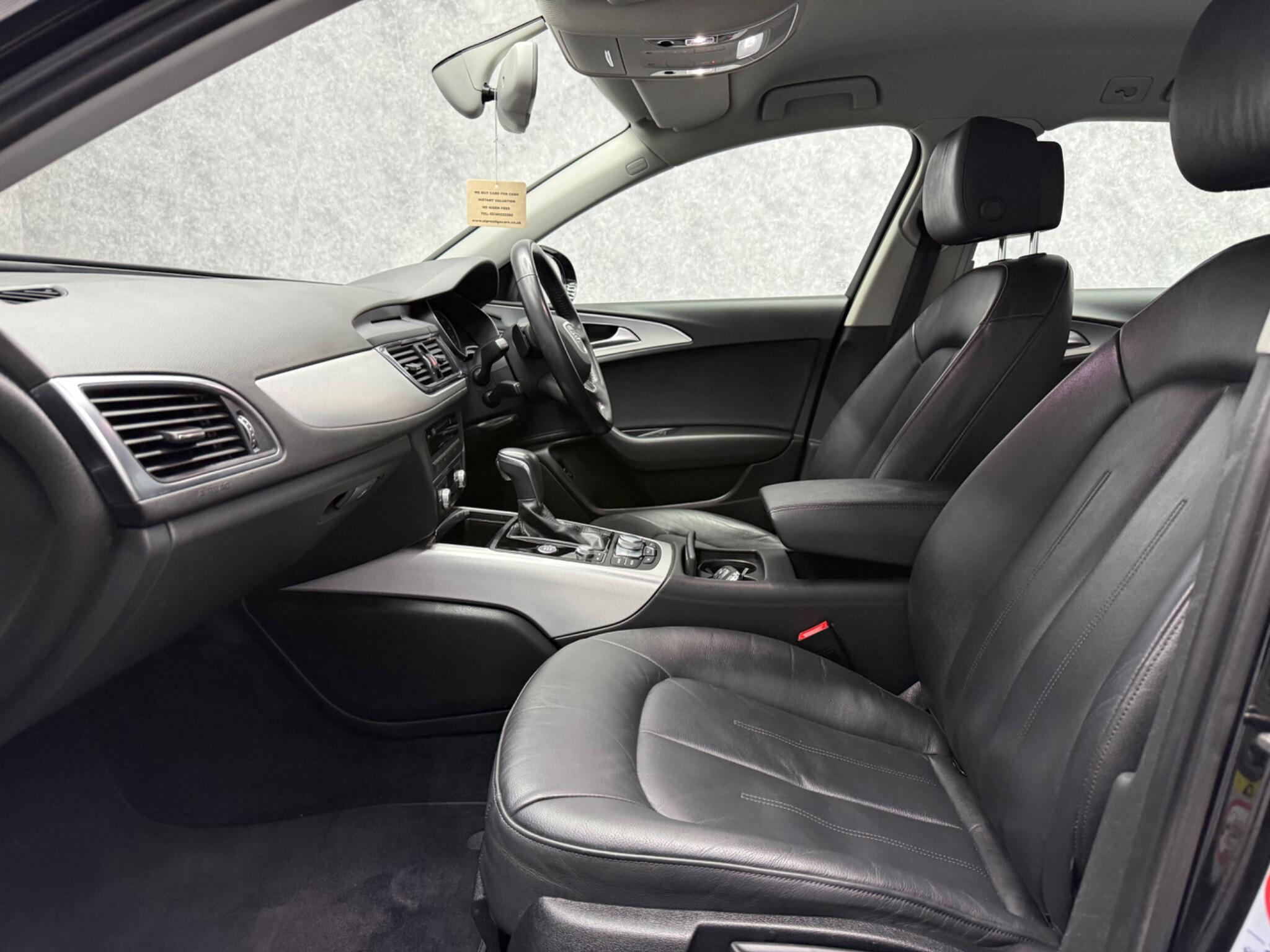 Audi A6 Avant view 3