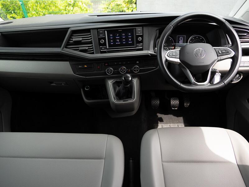 Volkswagen Transporter view 3