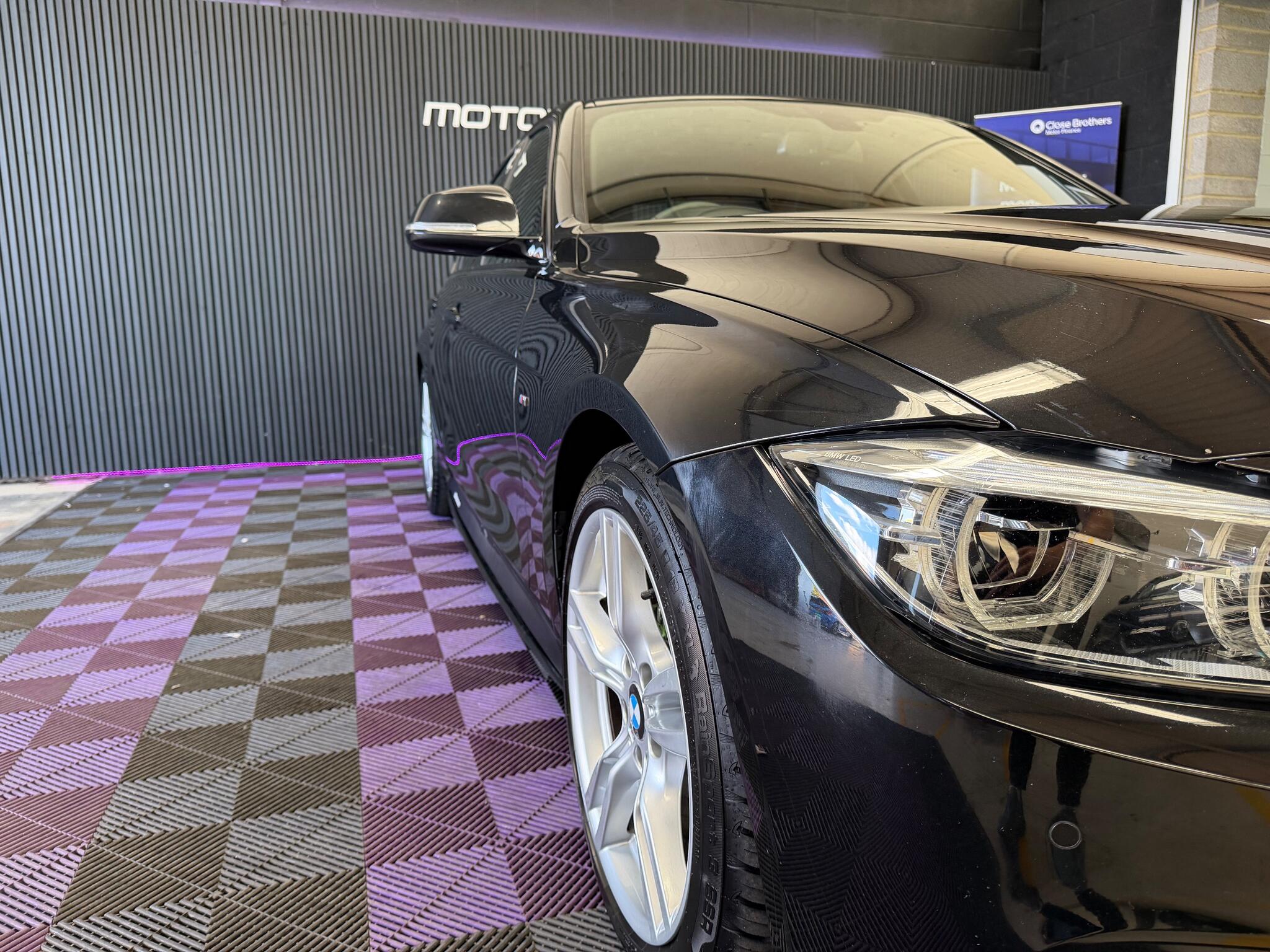 BMW 3 Series view 28