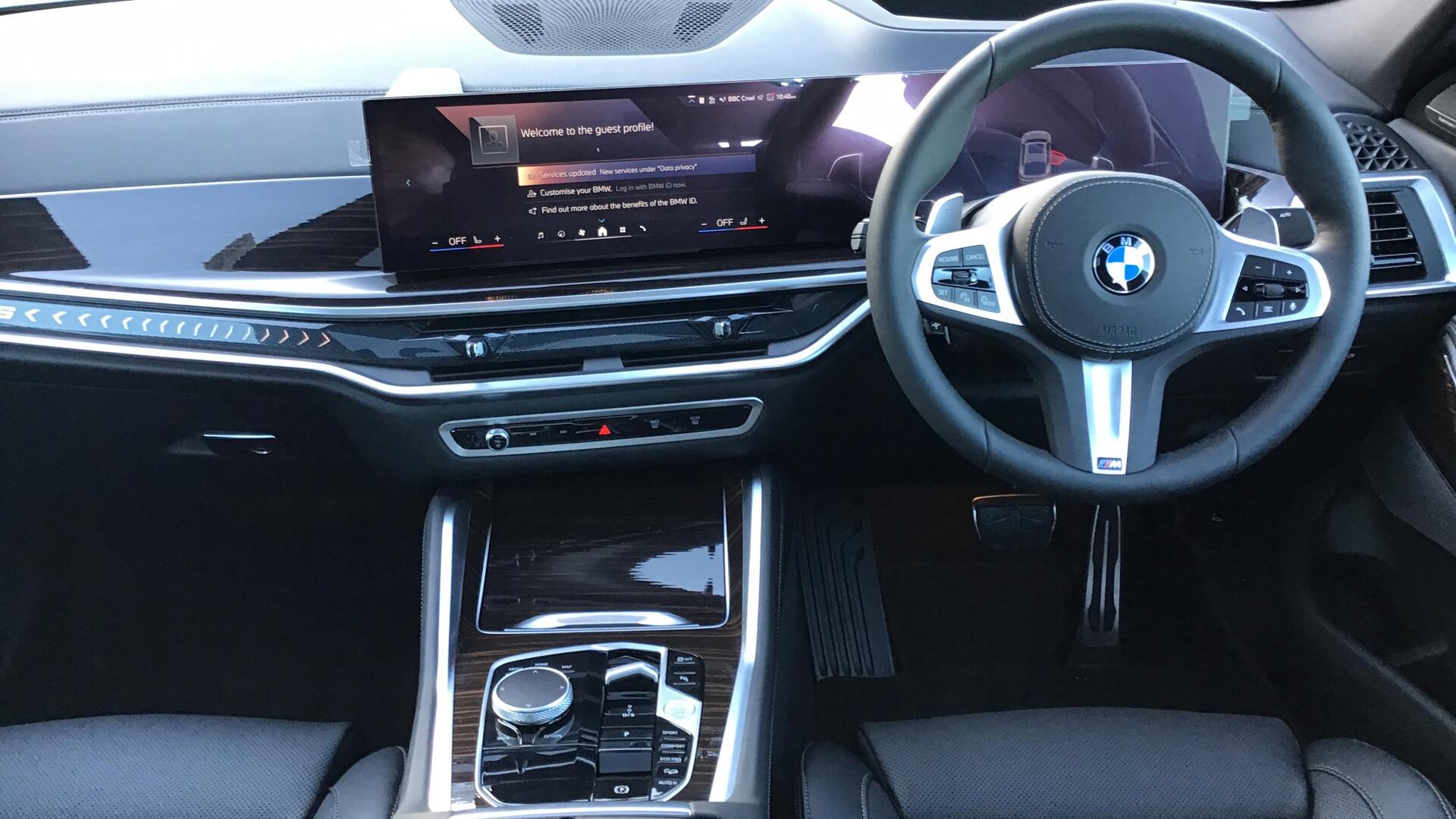 BMW X6 view 4