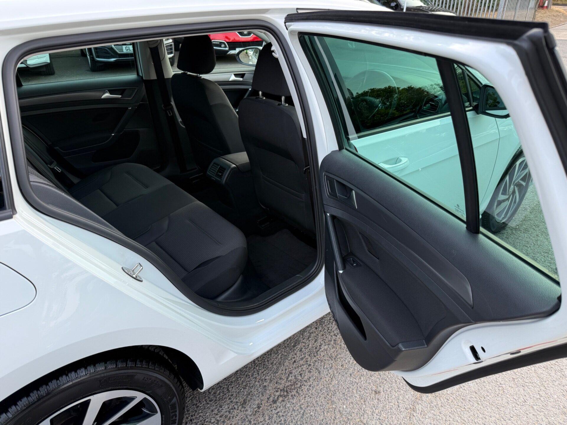 Volkswagen Golf view 31