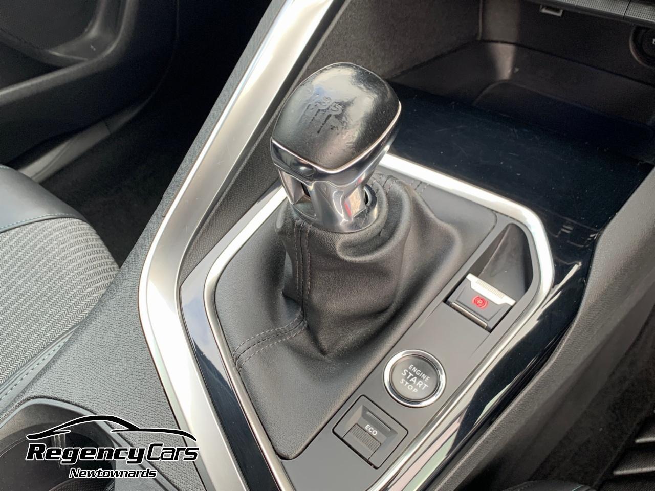 Peugeot 5008 view 11