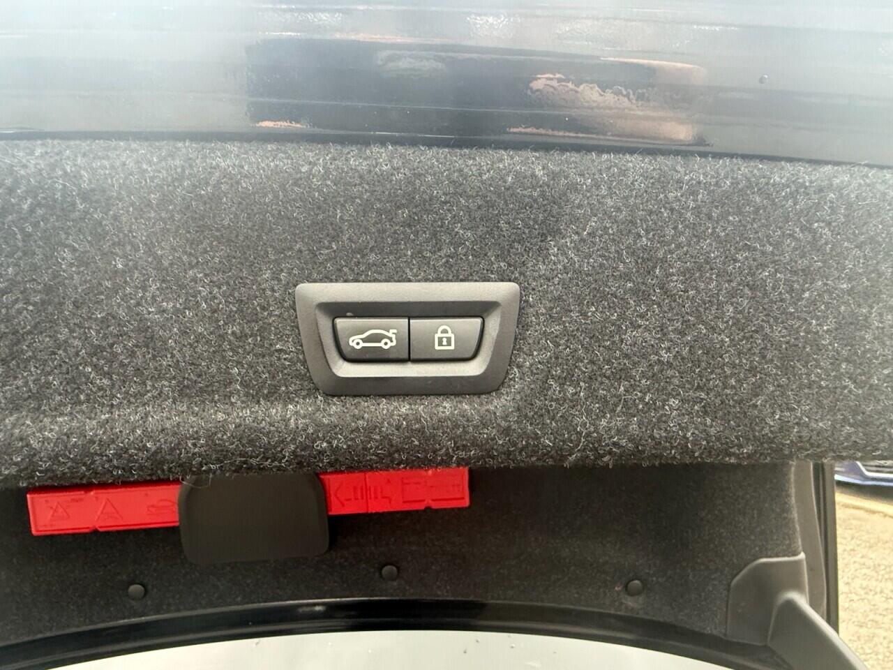 BMW 3 Series view 26