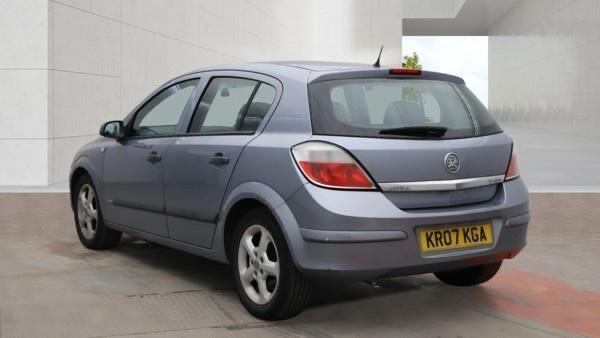 Vauxhall Astra view 5