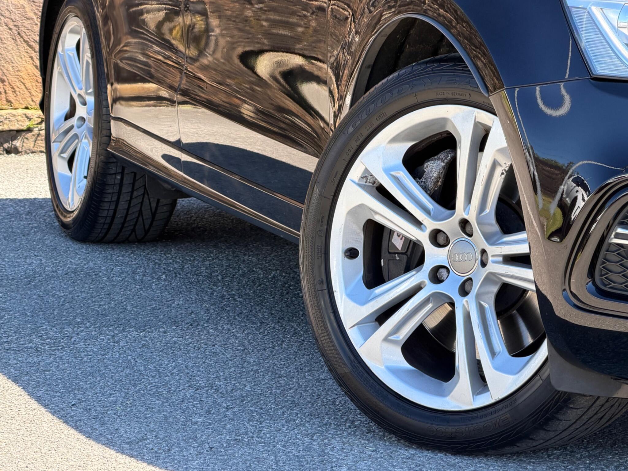 Audi SQ5 view 59