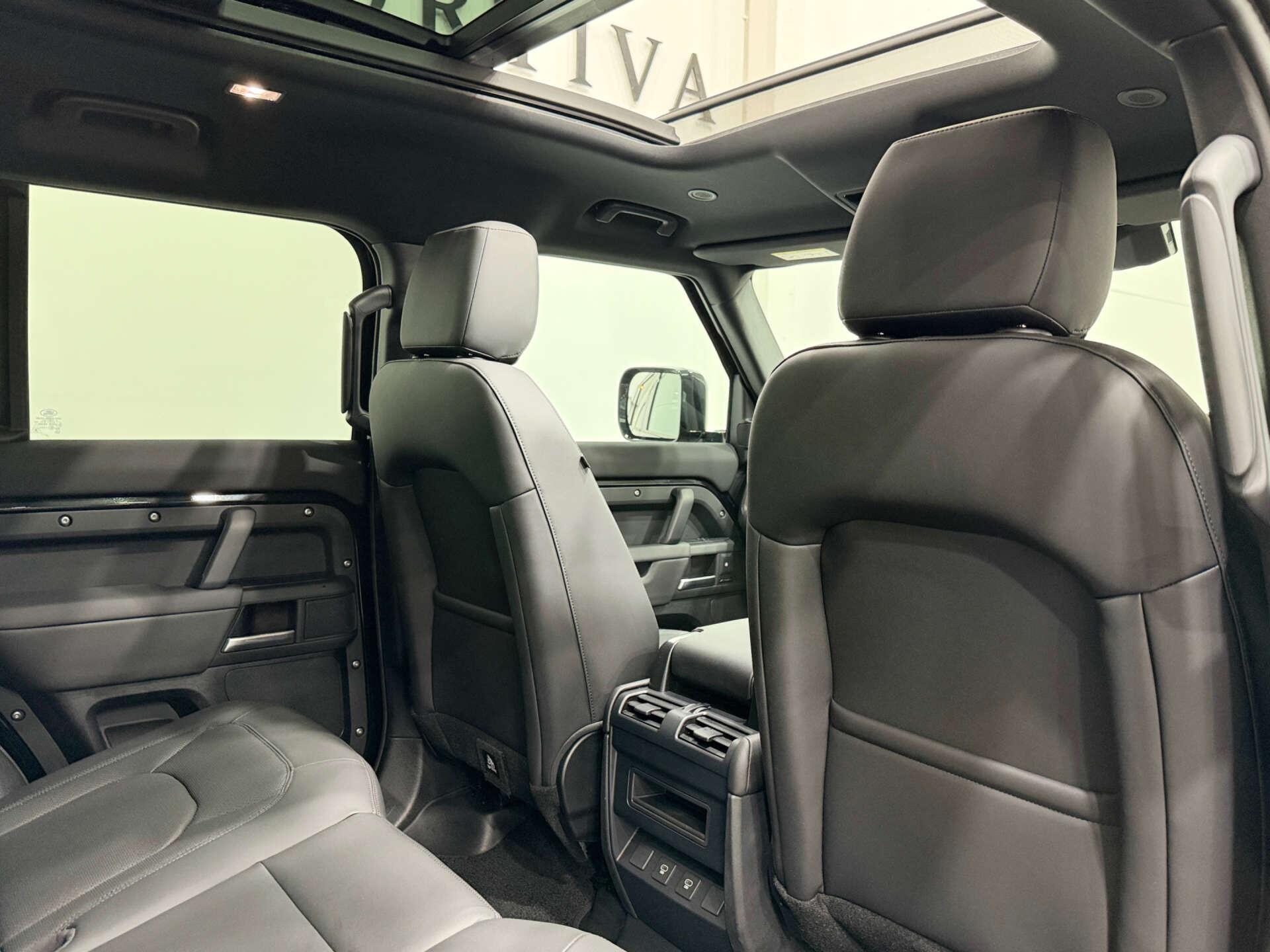 Land Rover Defender view 18