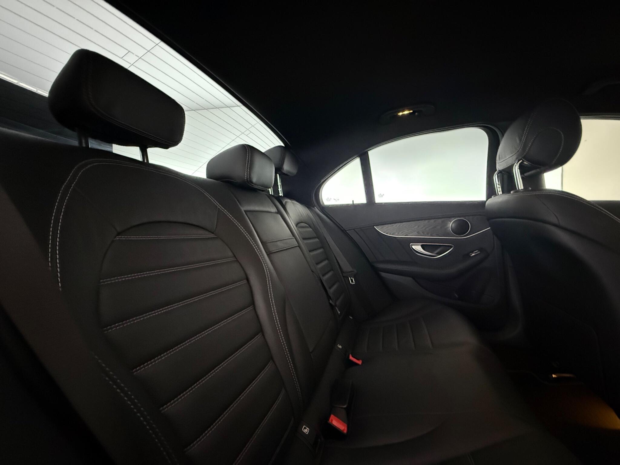 Mercedes-Benz C-Class view 38