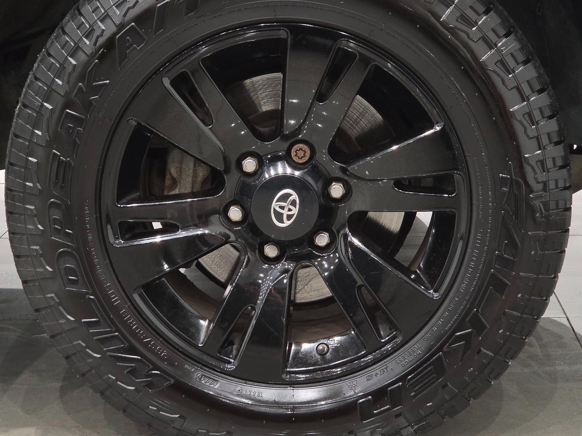 Toyota Land Cruiser view 6