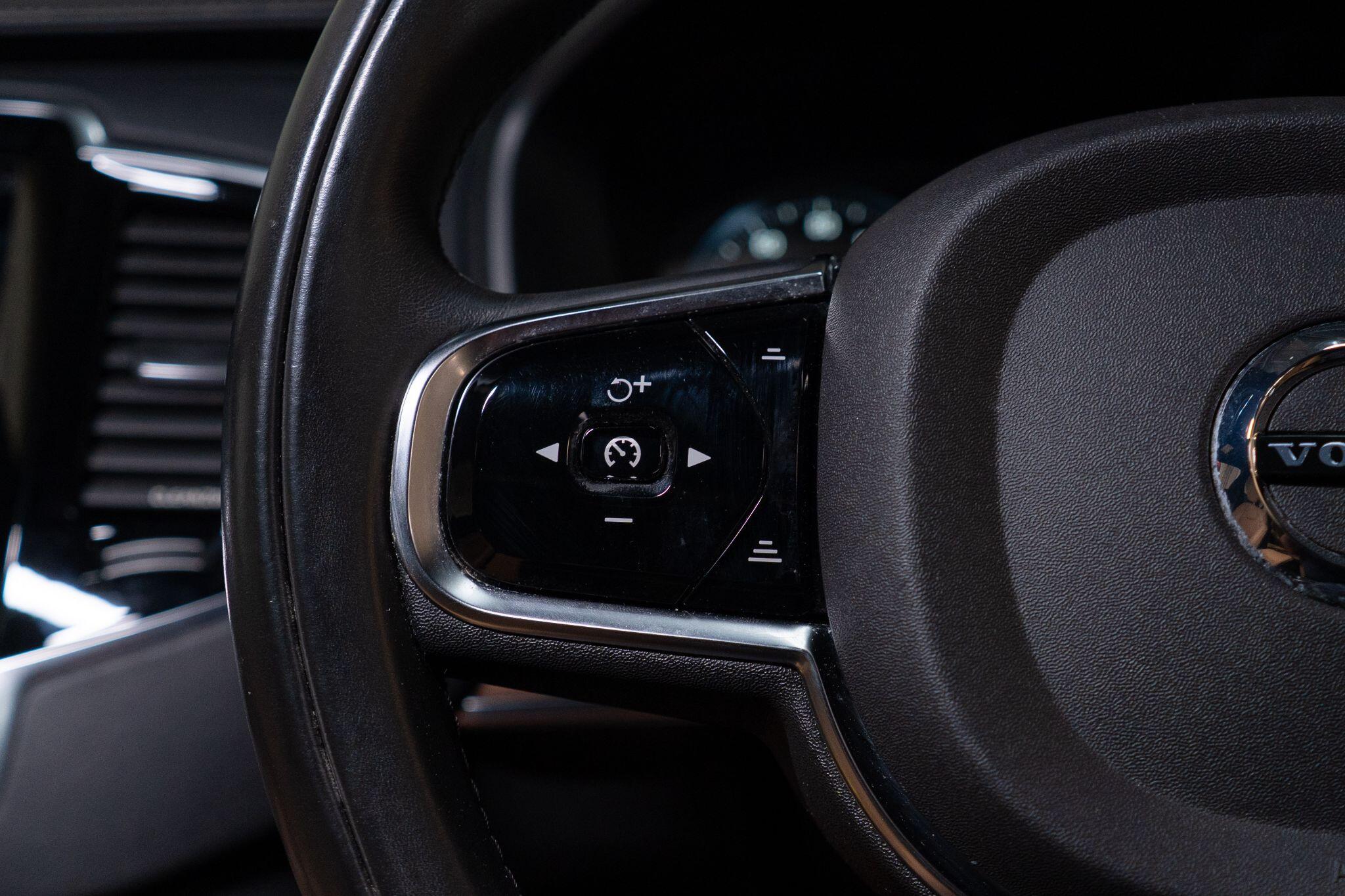 Volvo XC90 view 34