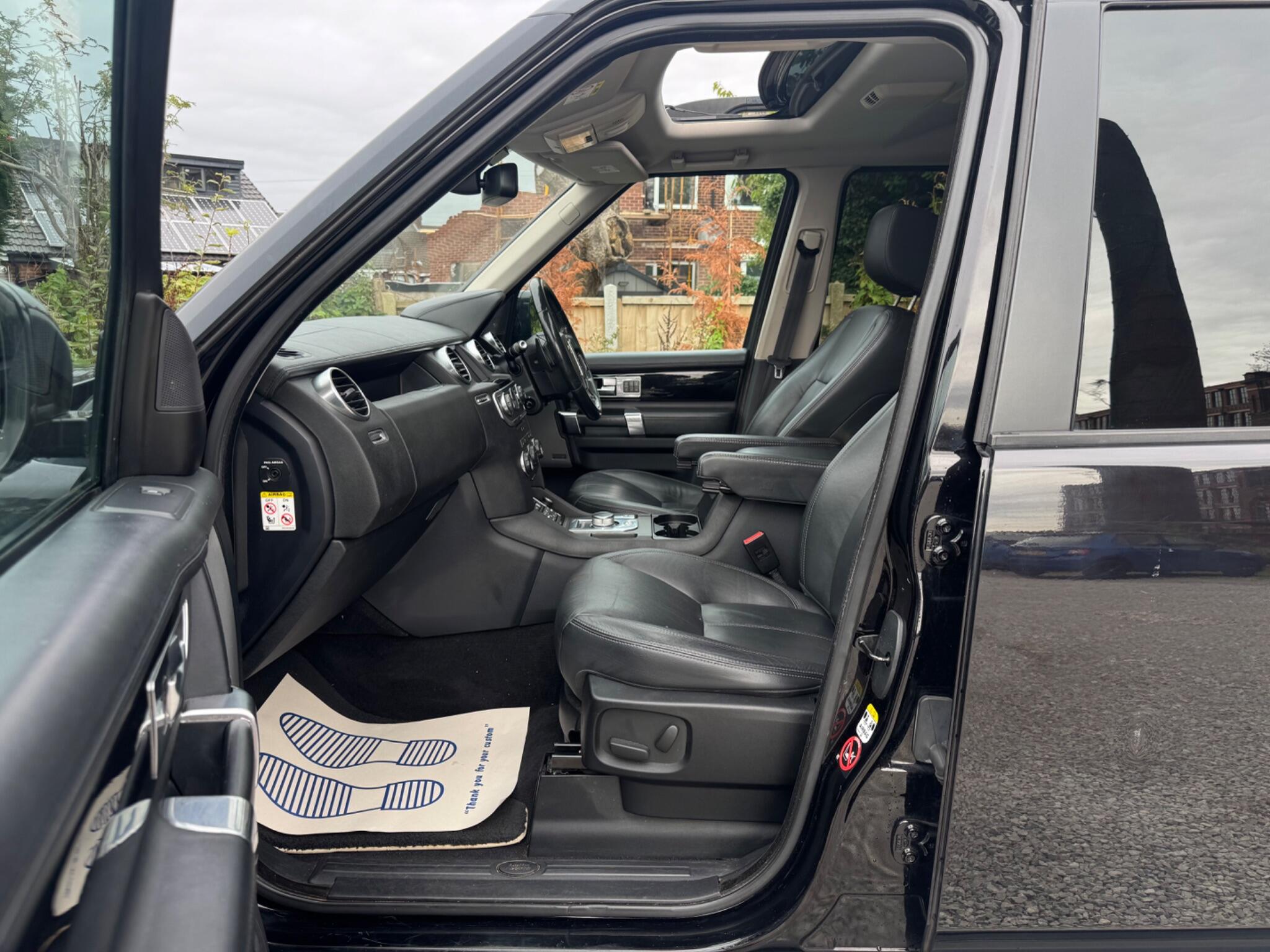 Land Rover Discovery view 21