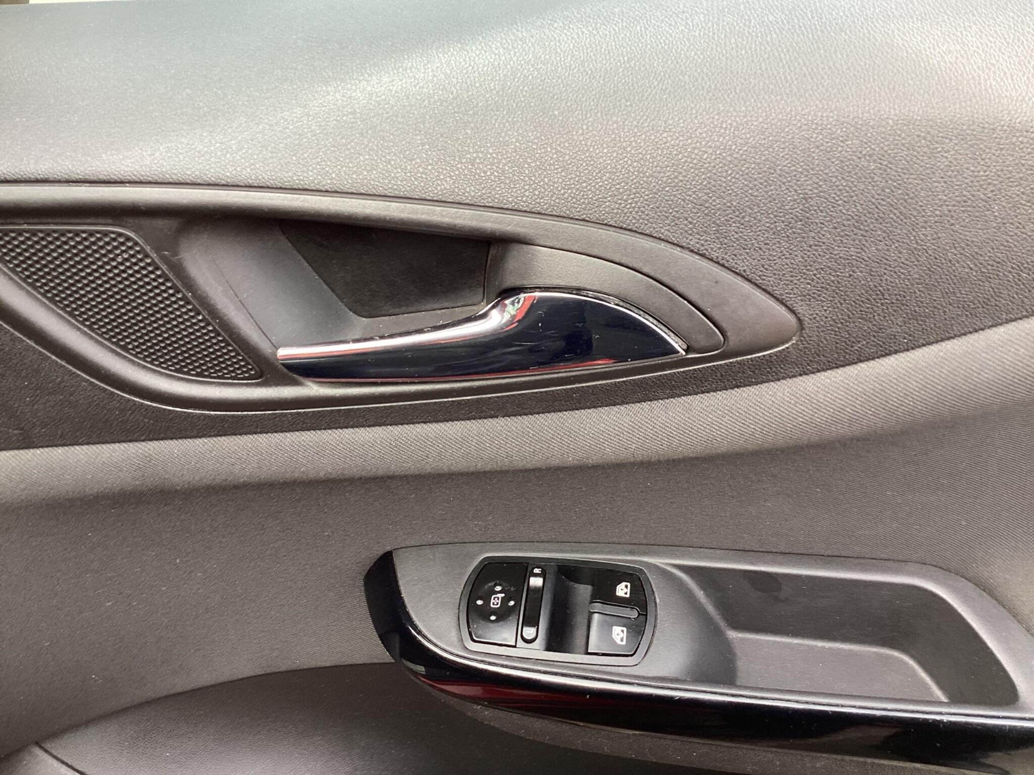 Vauxhall Corsa view 13