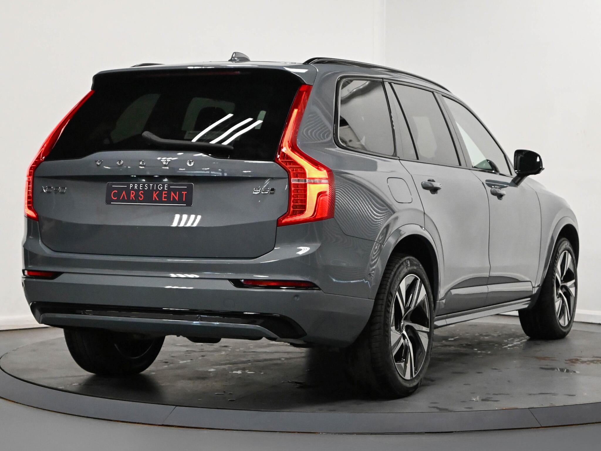 Volvo XC90 view 28