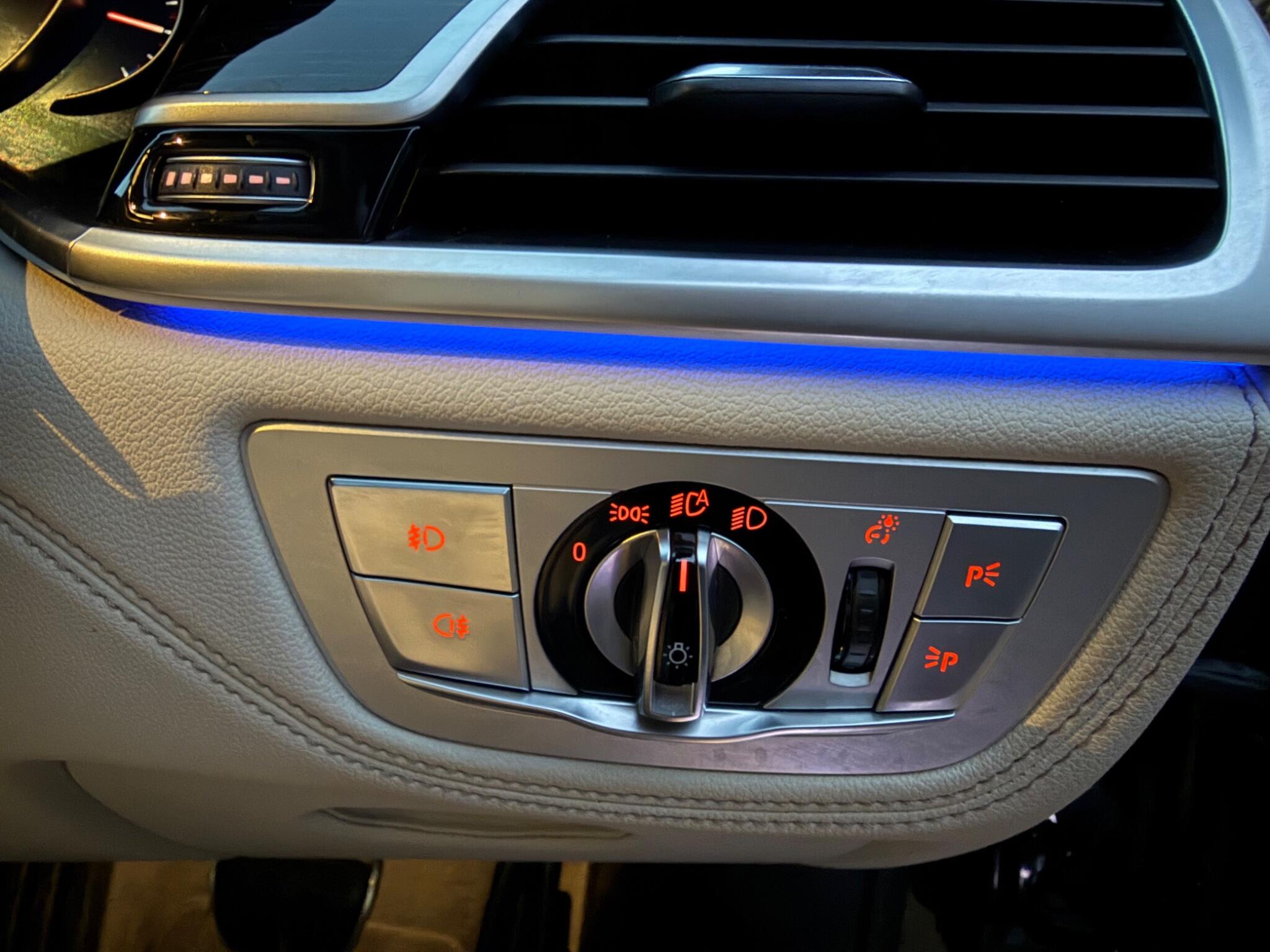 BMW 7 Series view 27