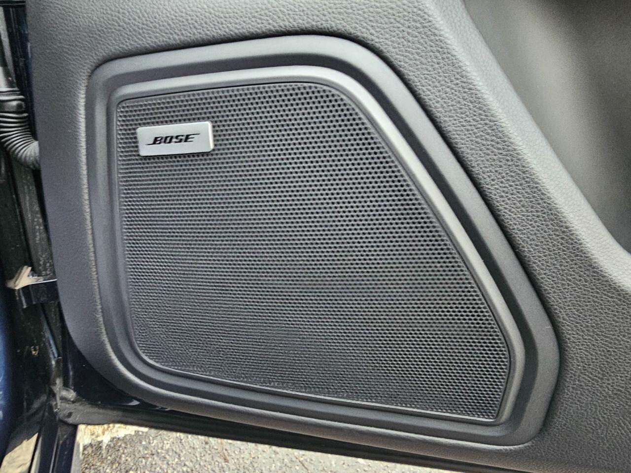 Porsche Macan view 23
