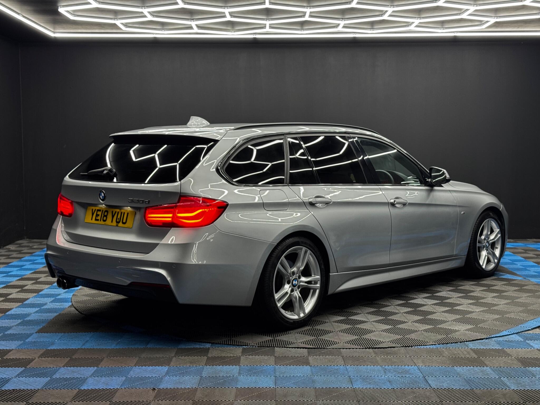 BMW 3 Series view 5