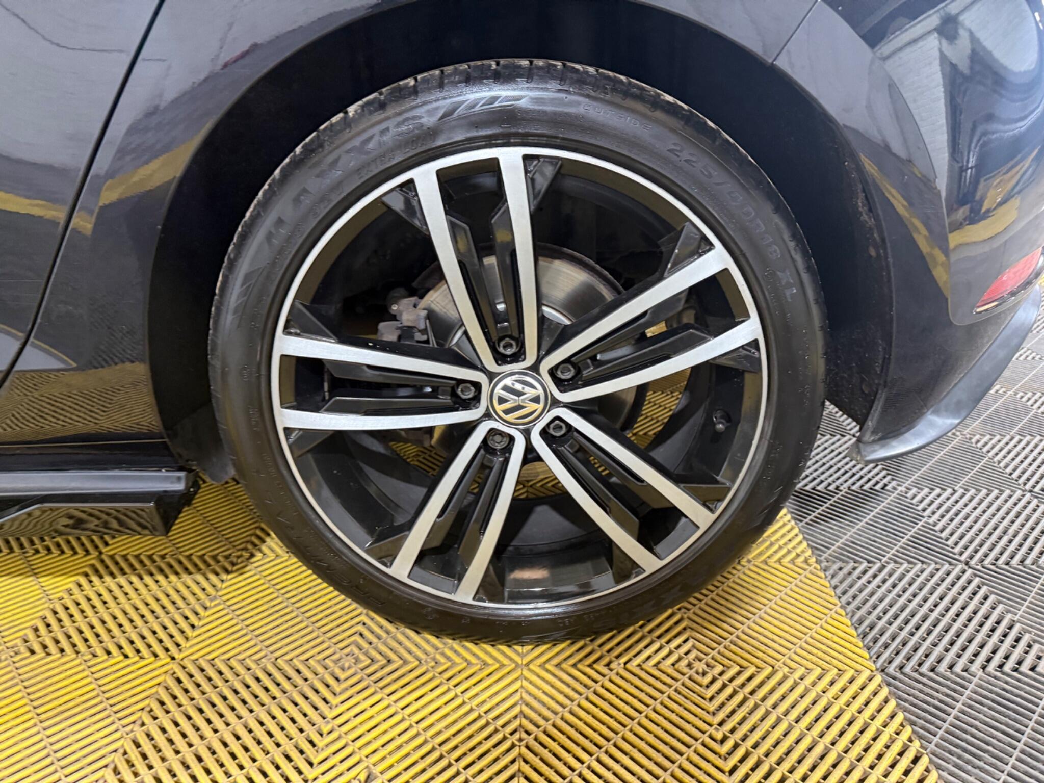 Volkswagen Golf view 43
