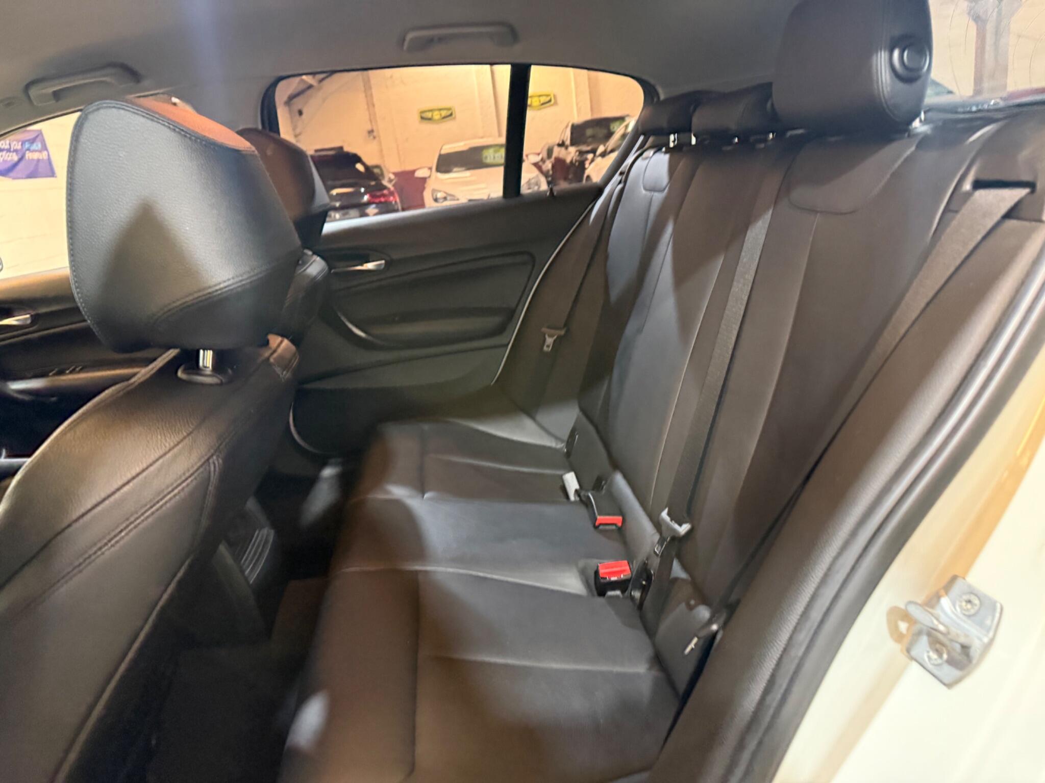 BMW 1 Series view 26