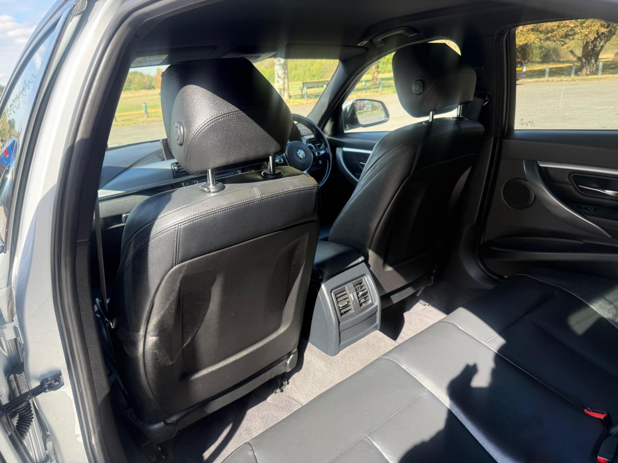 BMW 3 Series view 45