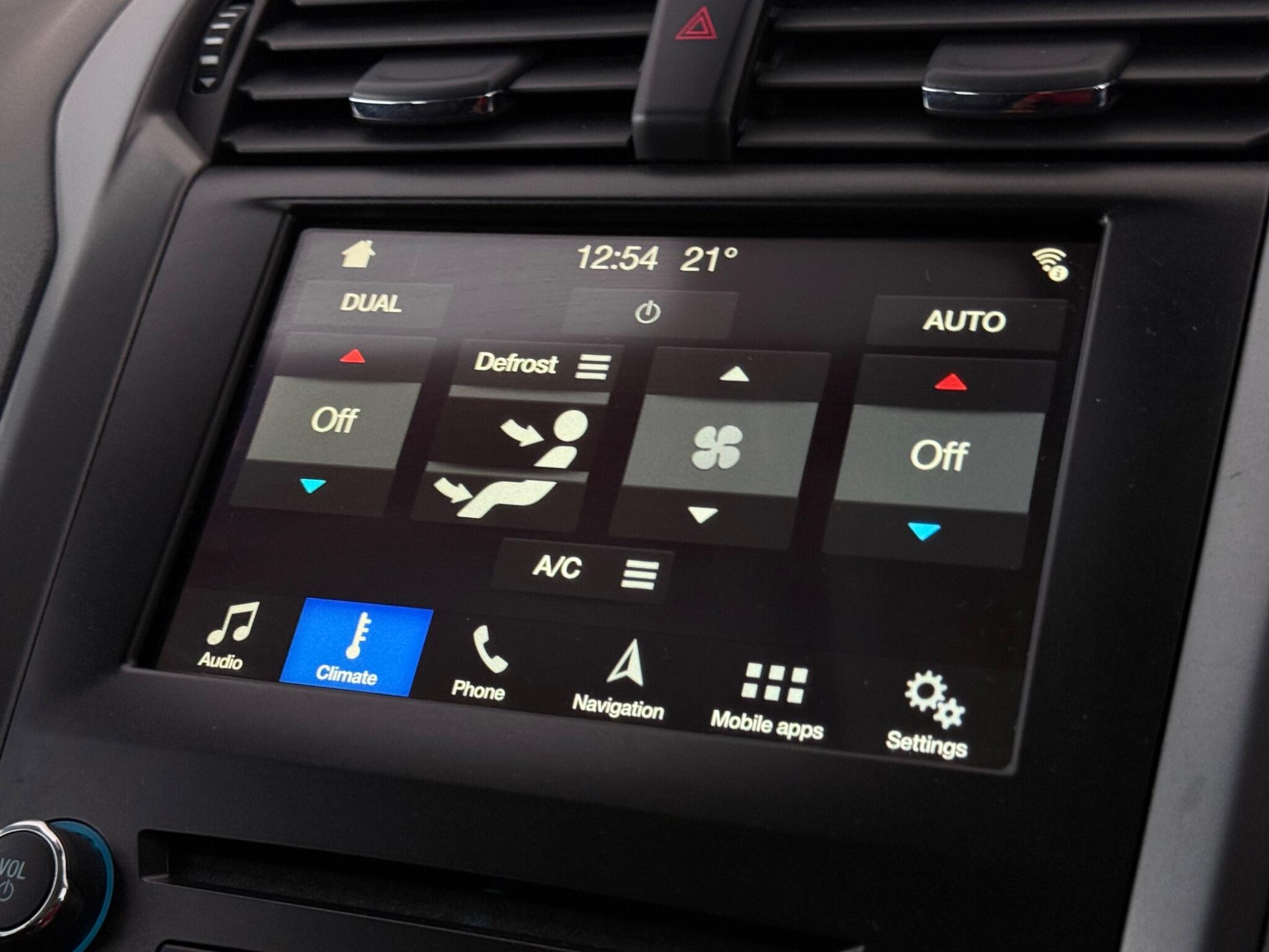 Ford Mondeo view 28