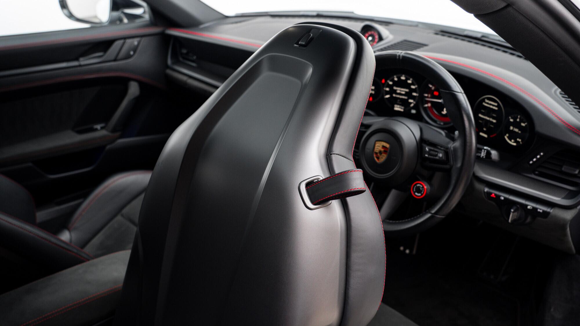 Porsche 911 view 23