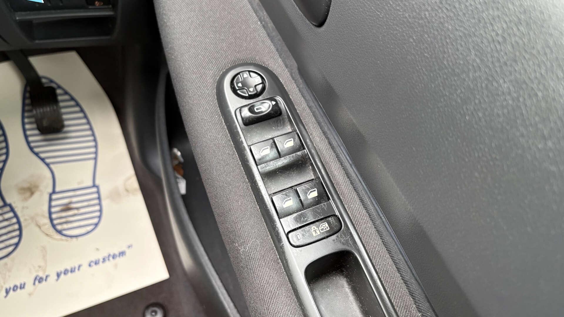 Peugeot 3008 view 21