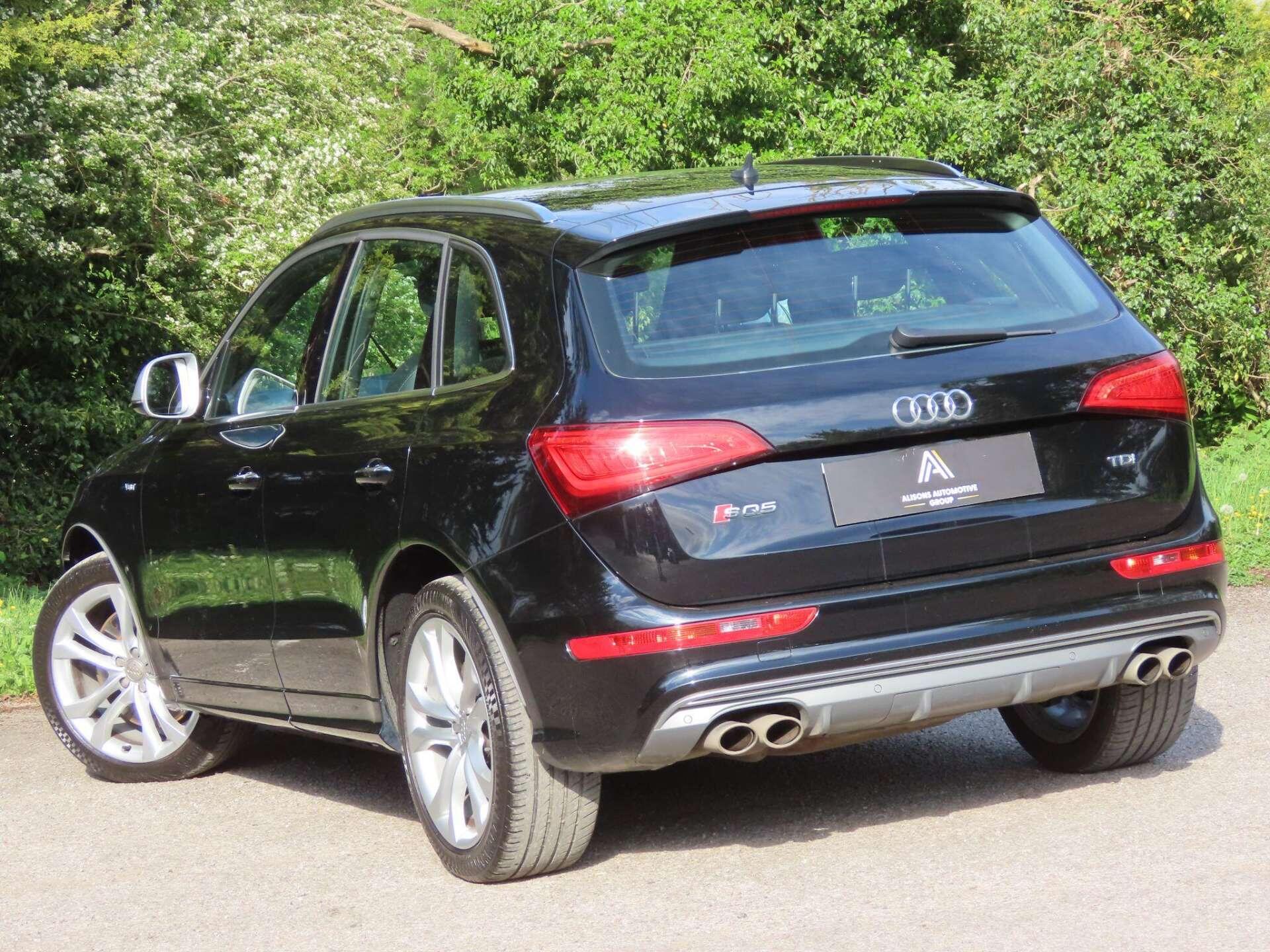 Audi SQ5 view 7