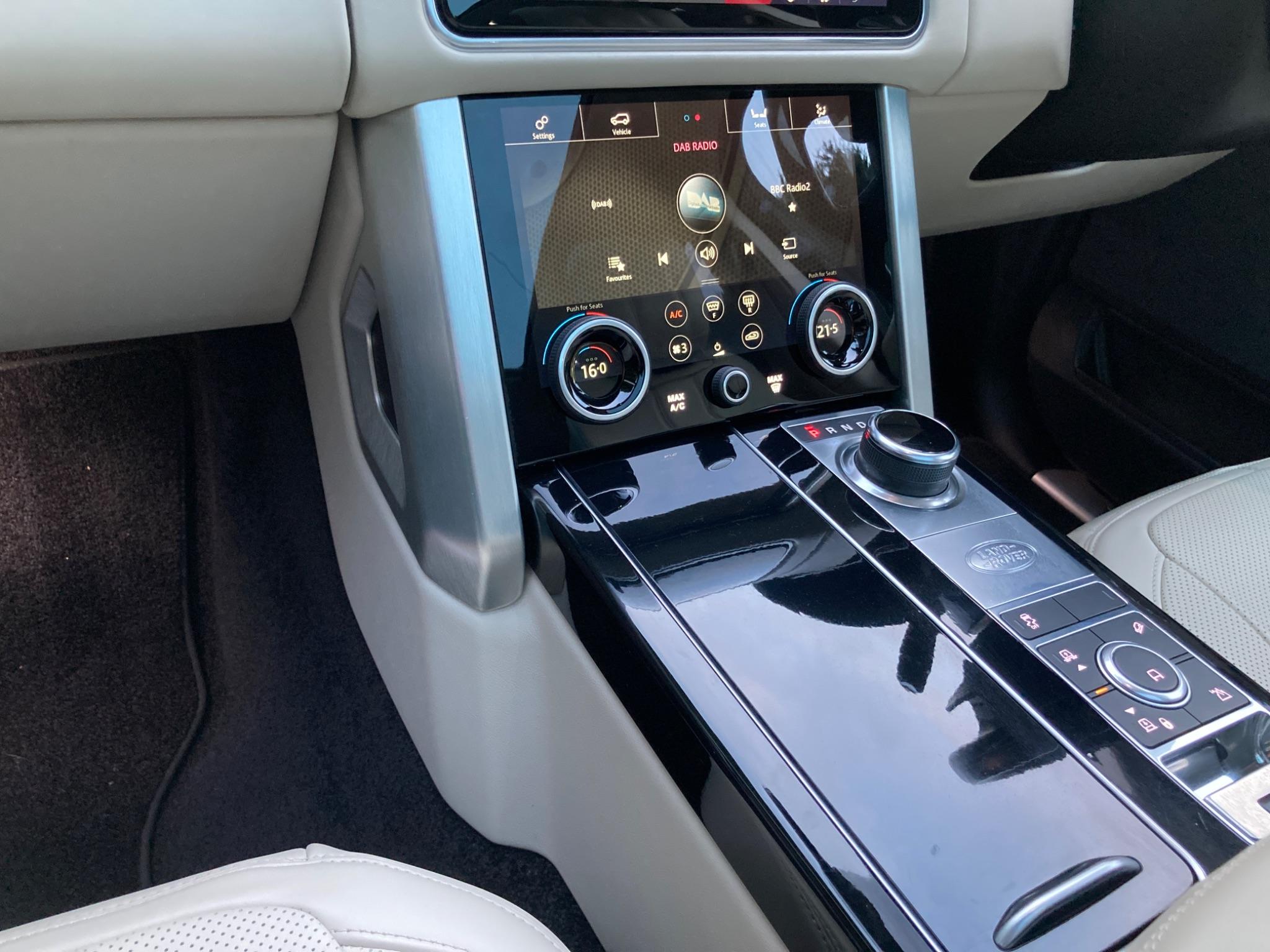 Land Rover Range Rover view 37