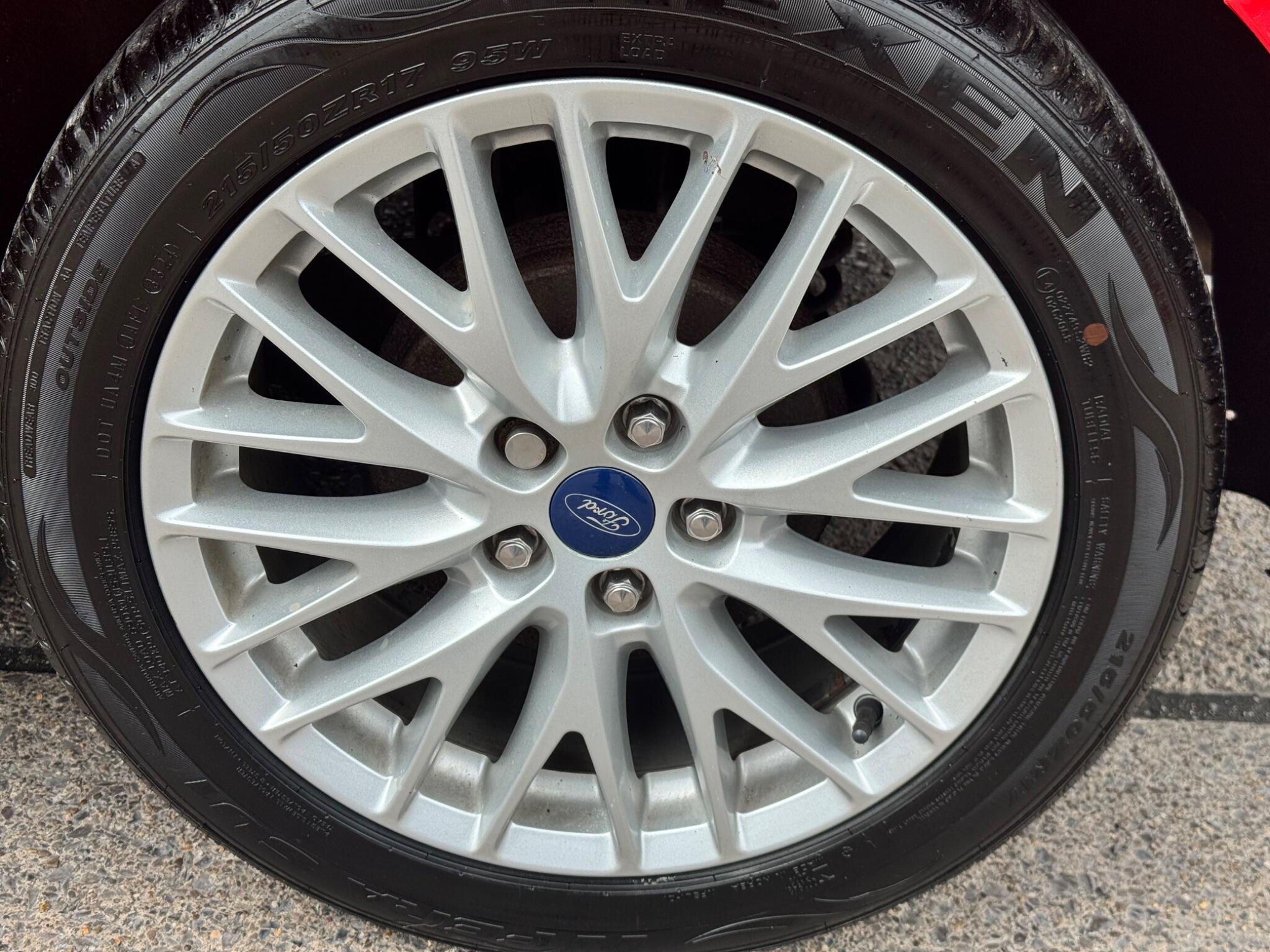 Ford Focus view 35