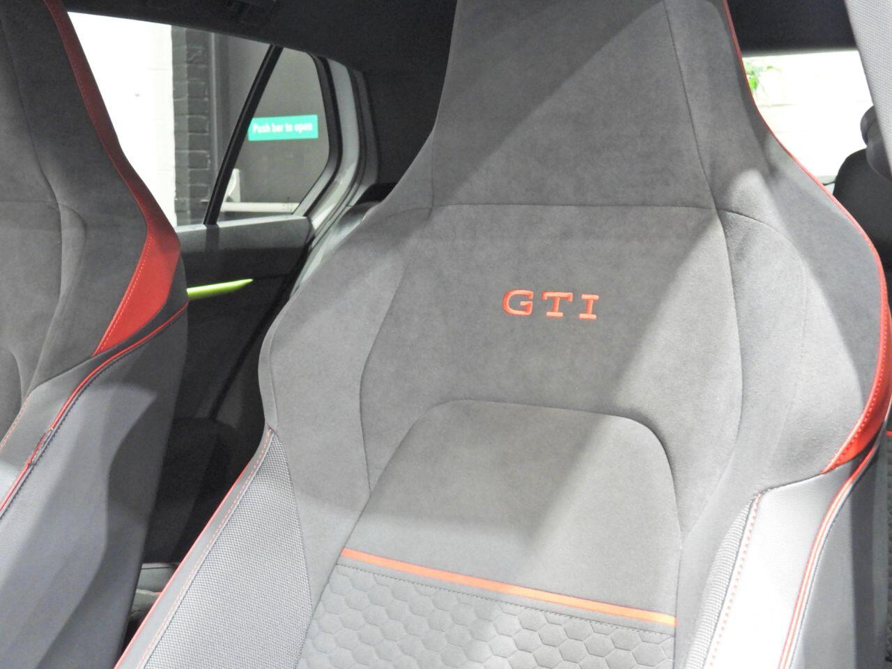 Volkswagen Golf view 22
