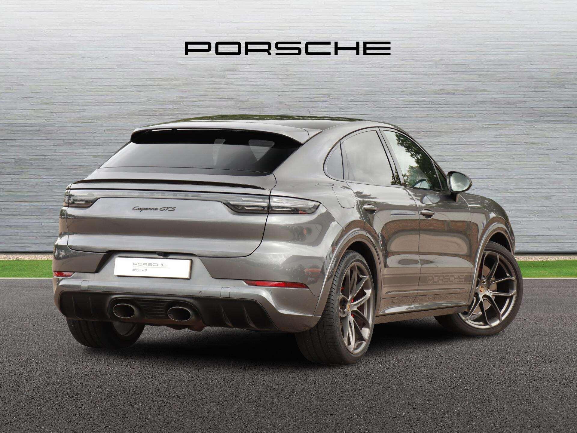 Porsche Cayenne view 3