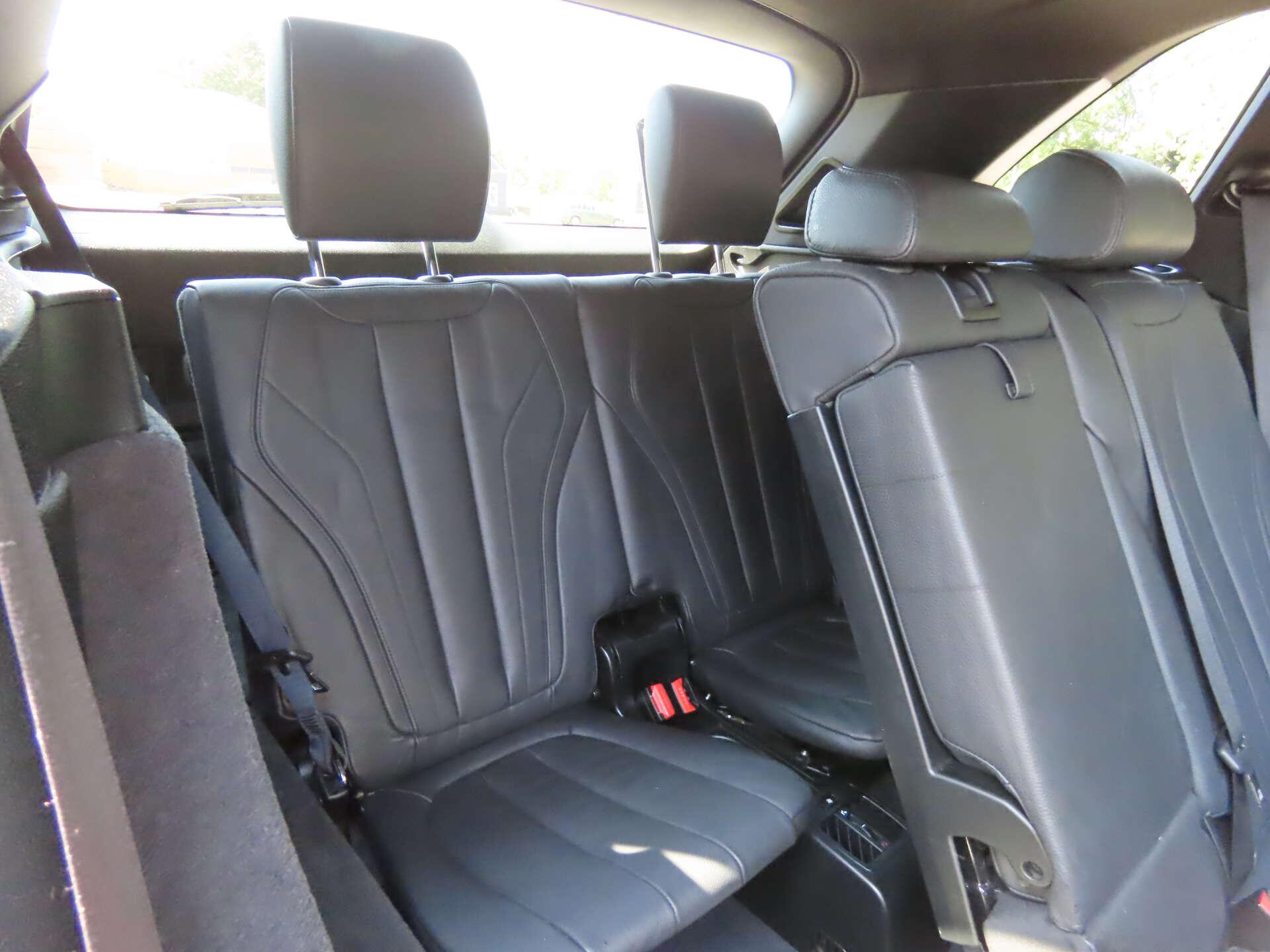 BMW X5 view 10