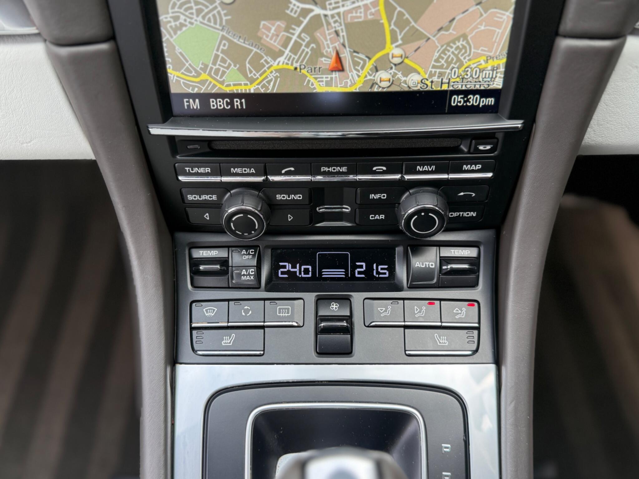 Porsche 911 view 54