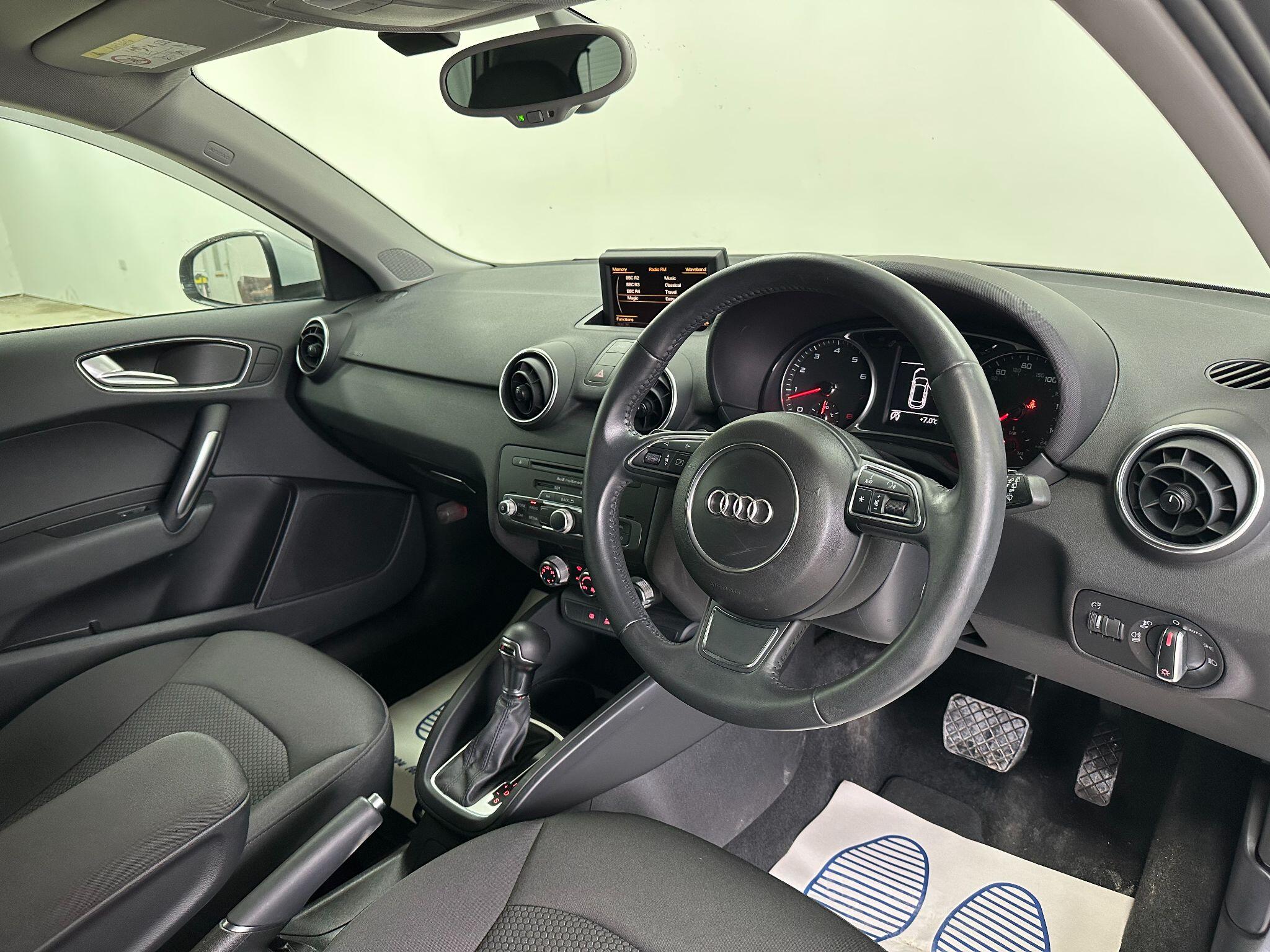 2014 Audi A1 image 14