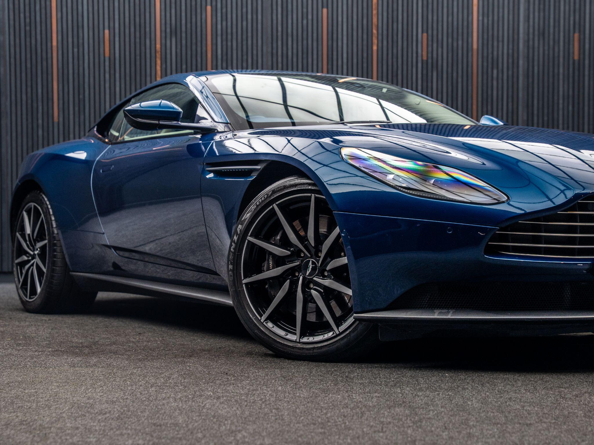 Aston Martin DB11 view 7