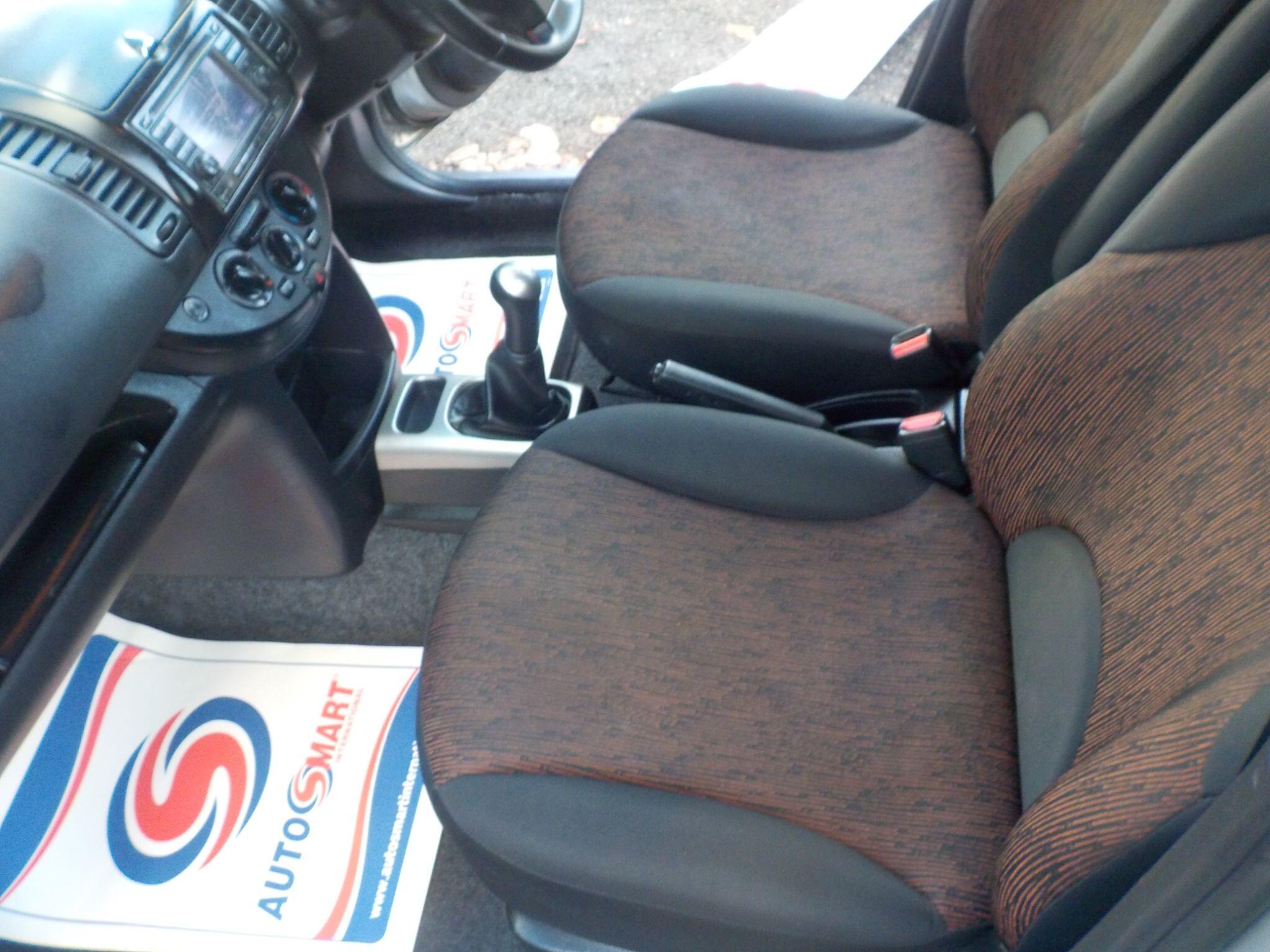 Nissan Note 1.4 16V n-tec Euro 4 5dr