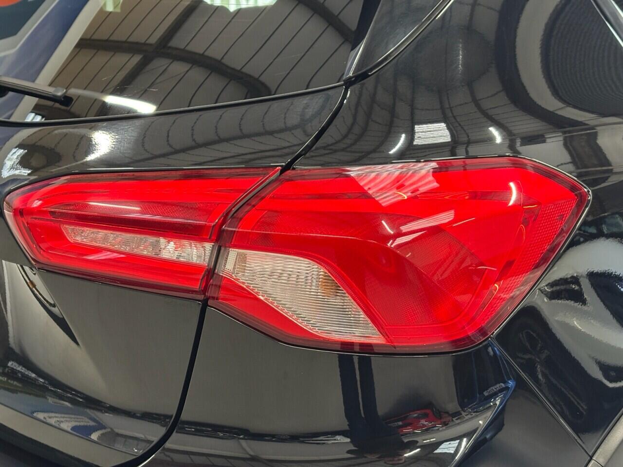 Ford Focus view 55